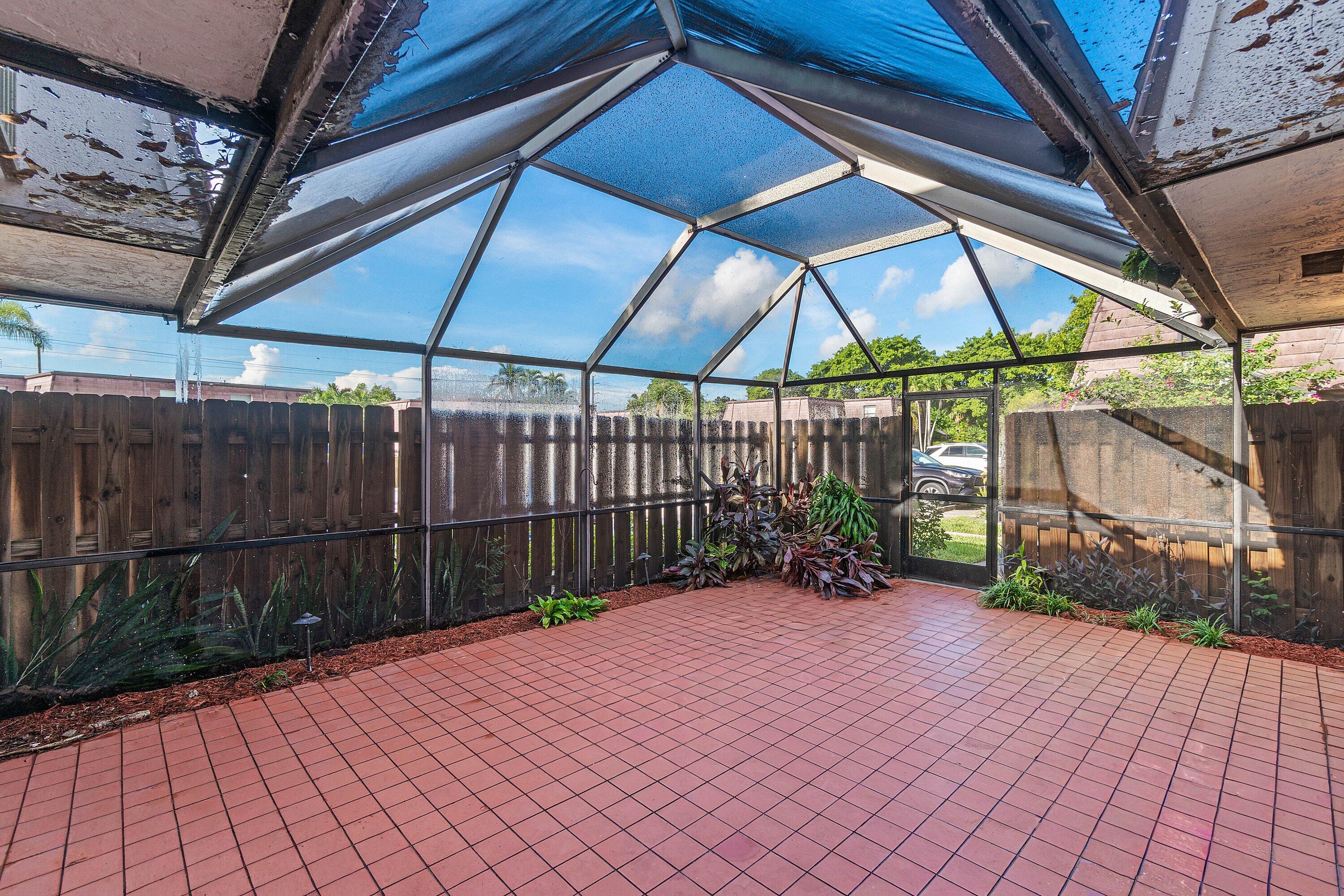 7754 Courtyard Run W Property Photo 25