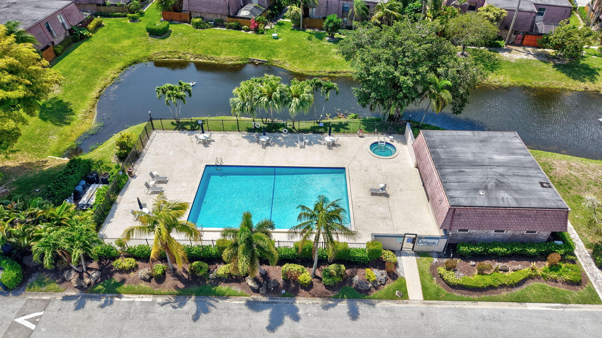 7754 Courtyard Run W Property Photo 26