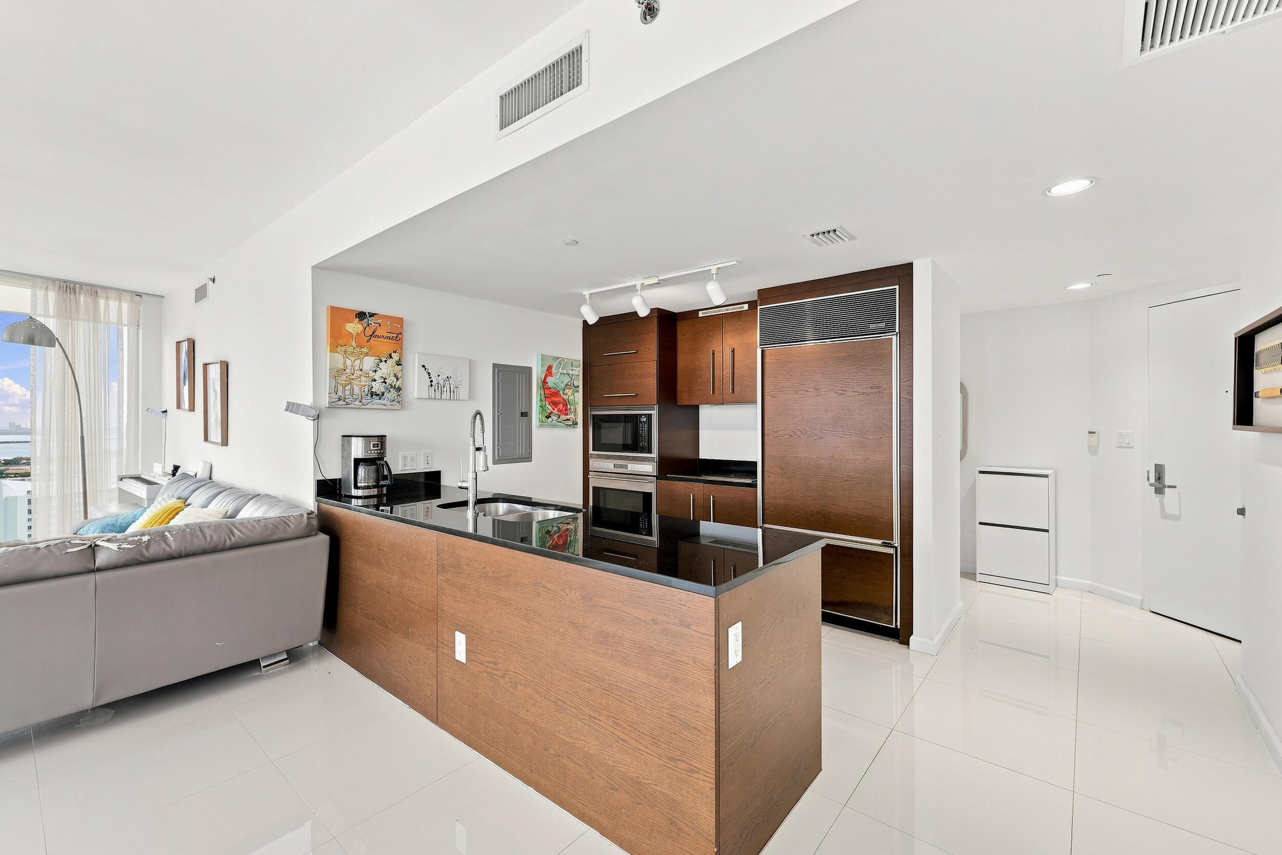 465 Brickell Avenue 5102 Property Photo 5