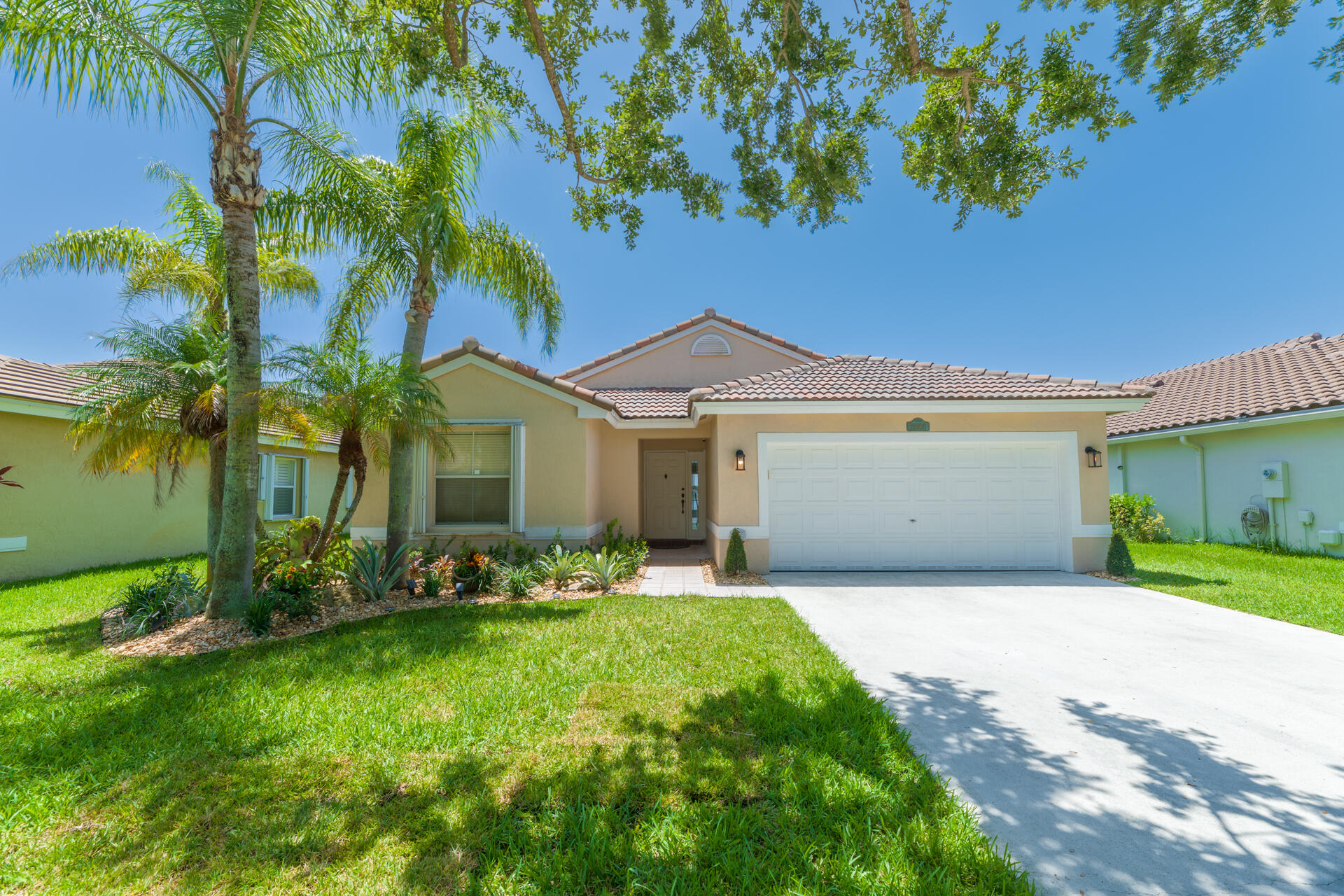 19200 Nw 24th Court Property Photo 1