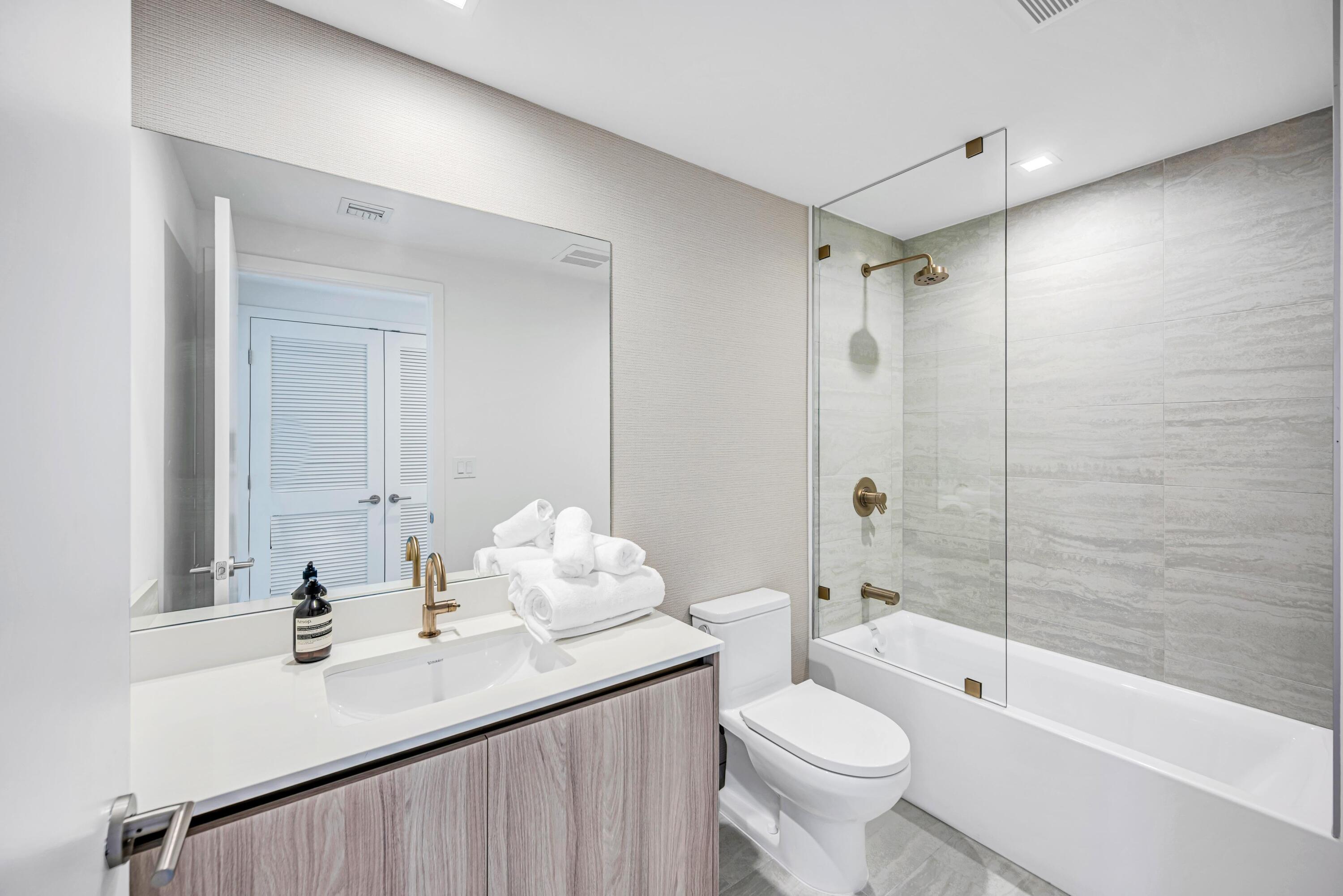 77 Se 5th Street 409 Property Photo 28