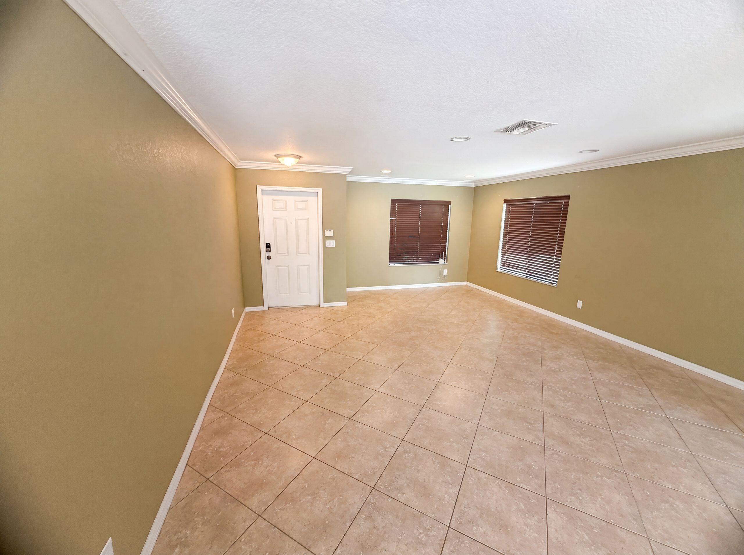 2883 Sw Cape Breton Drive Property Photo 3