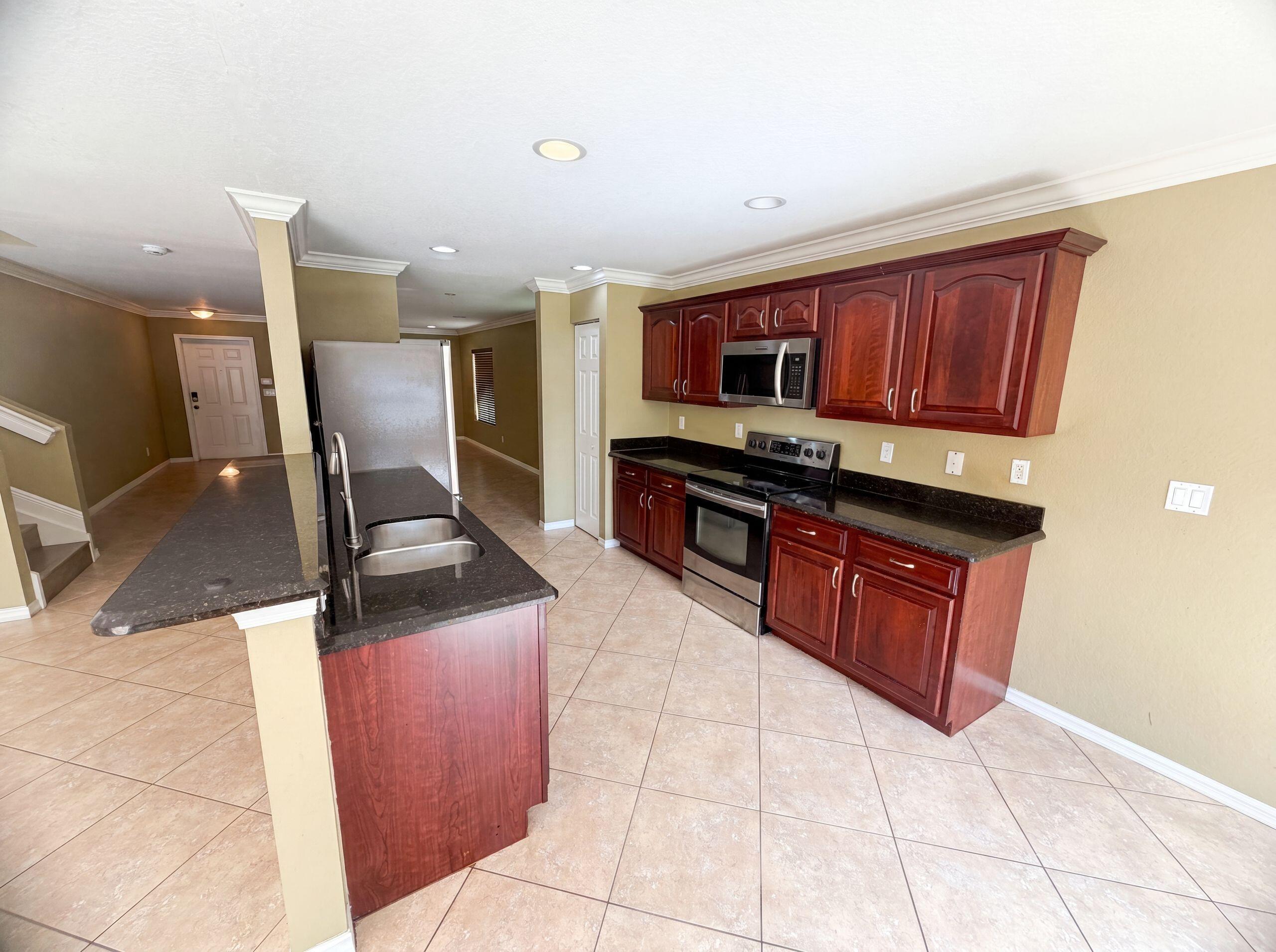 2883 Sw Cape Breton Drive Property Photo 6
