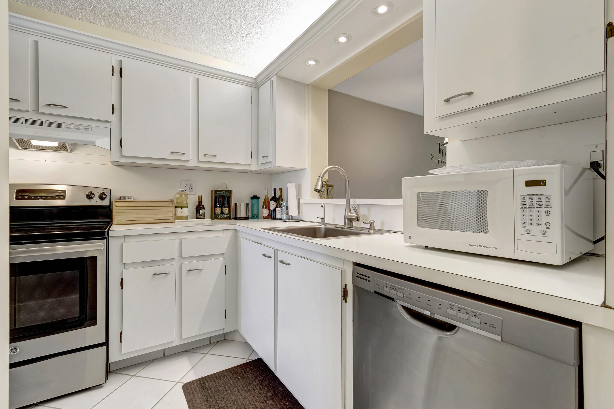 5943 Areca Palm Court G Property Photo 16