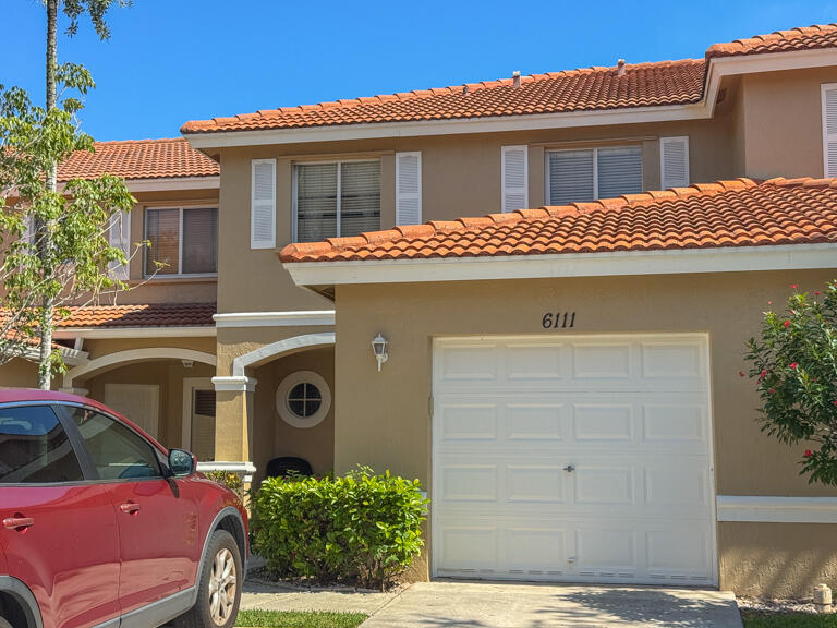6111 Sugar Loaf Lane Property Photo 1