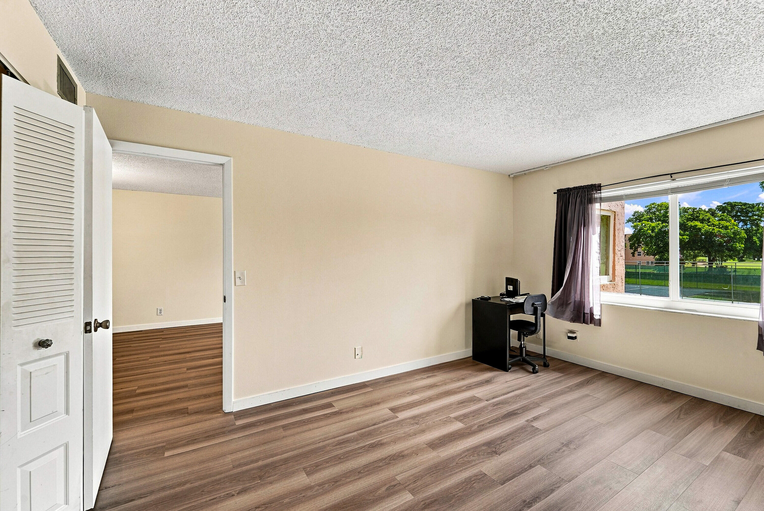 9801 Sunrise Lakes Boulevard 208 Property Photo 28