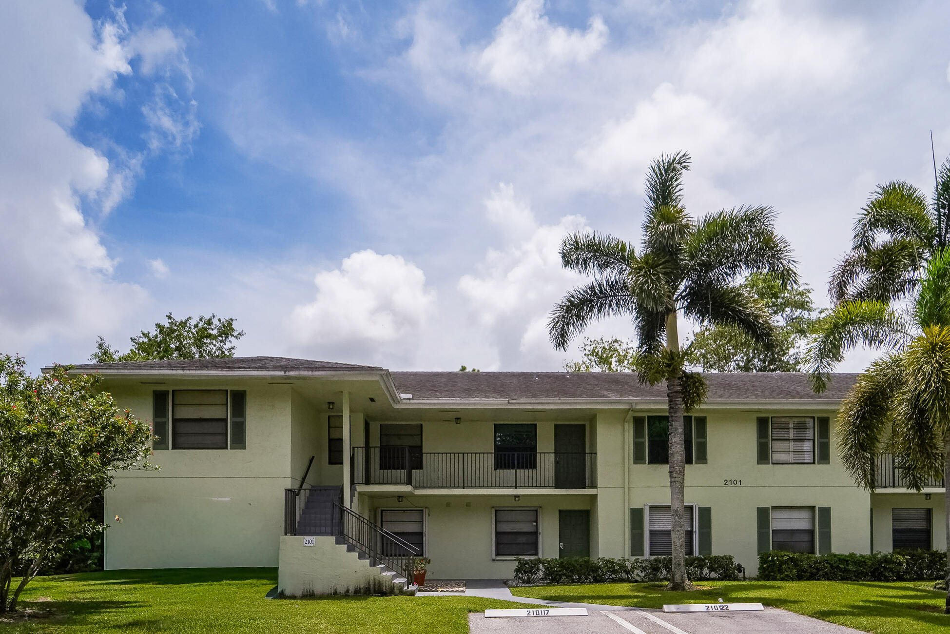 2101 Sabal Ridge Court F Property Photo 1