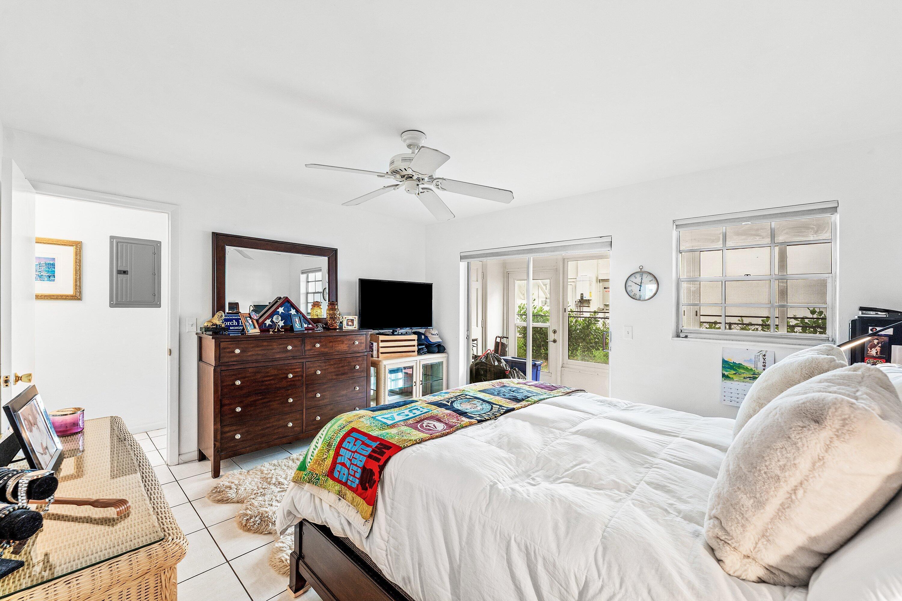 5505 N Ocean Boulevard 15-103 Property Photo 9