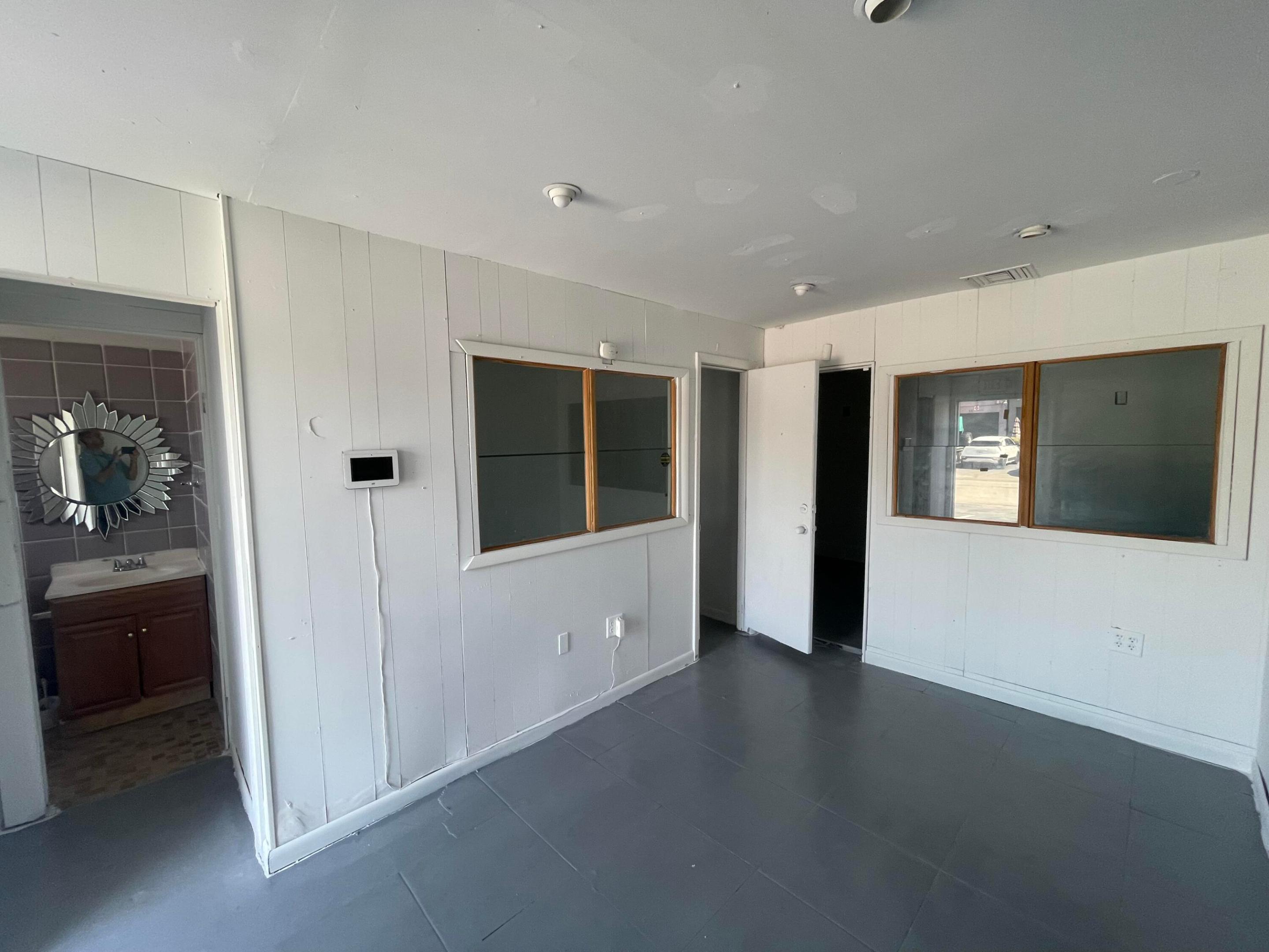 821 NW 45th Street Property Photo 1