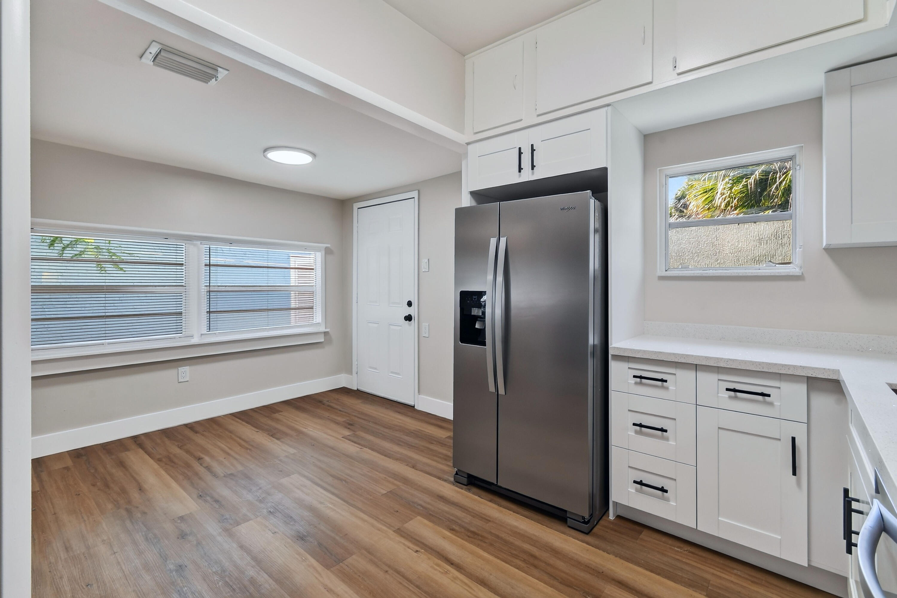 3714 Morton Avenue Property Photo 4