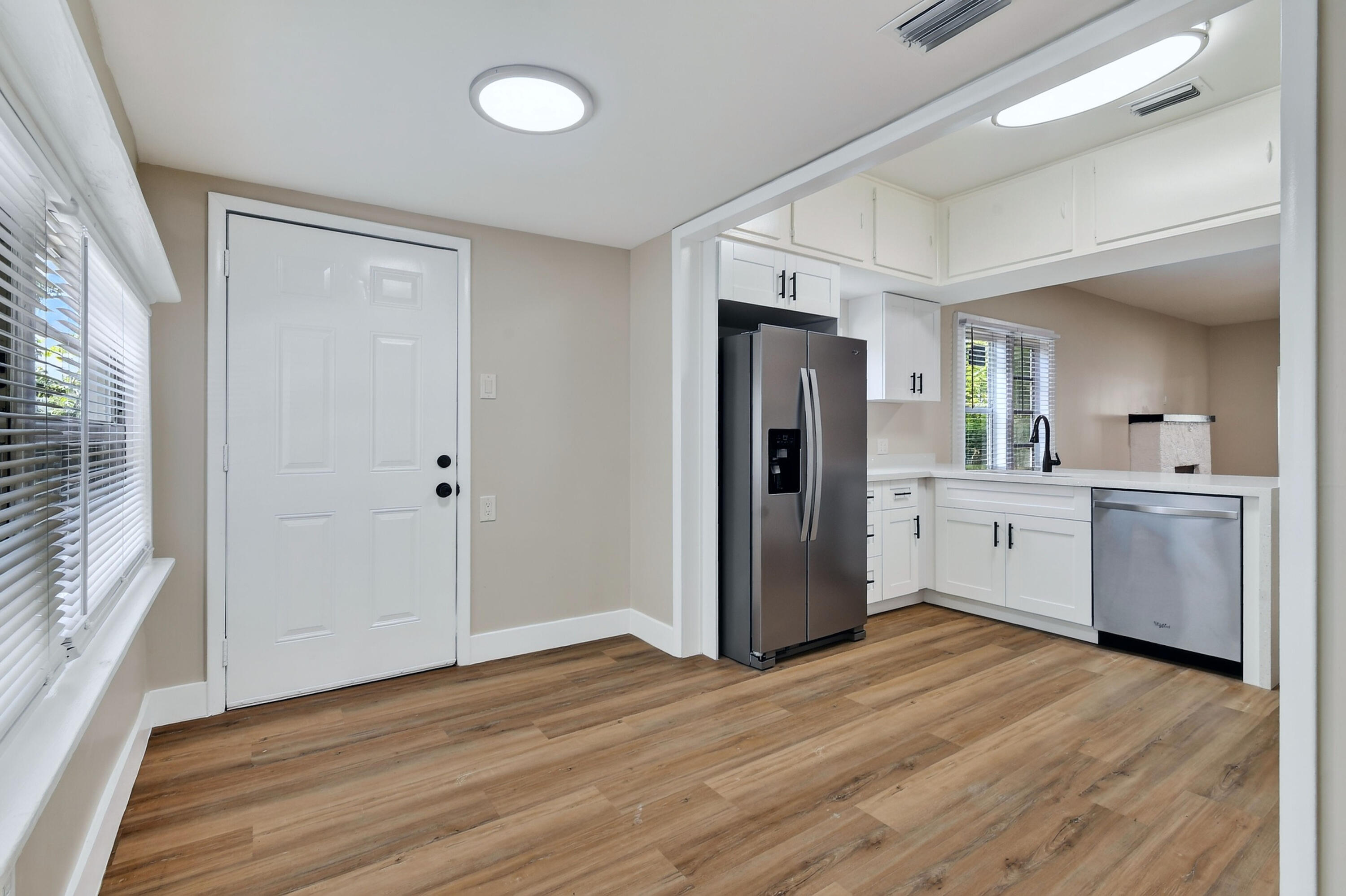3714 Morton Avenue Property Photo 5
