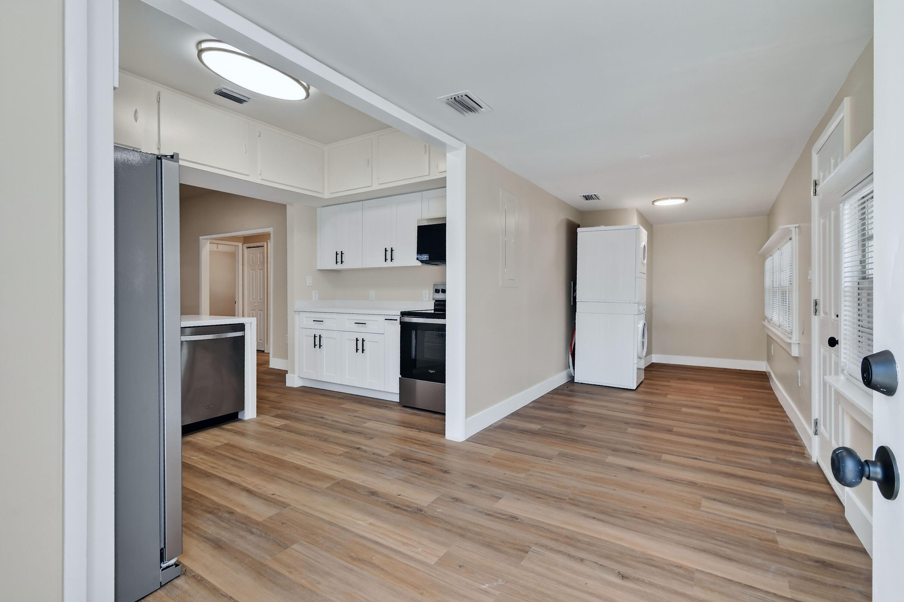 3714 Morton Avenue Property Photo 6