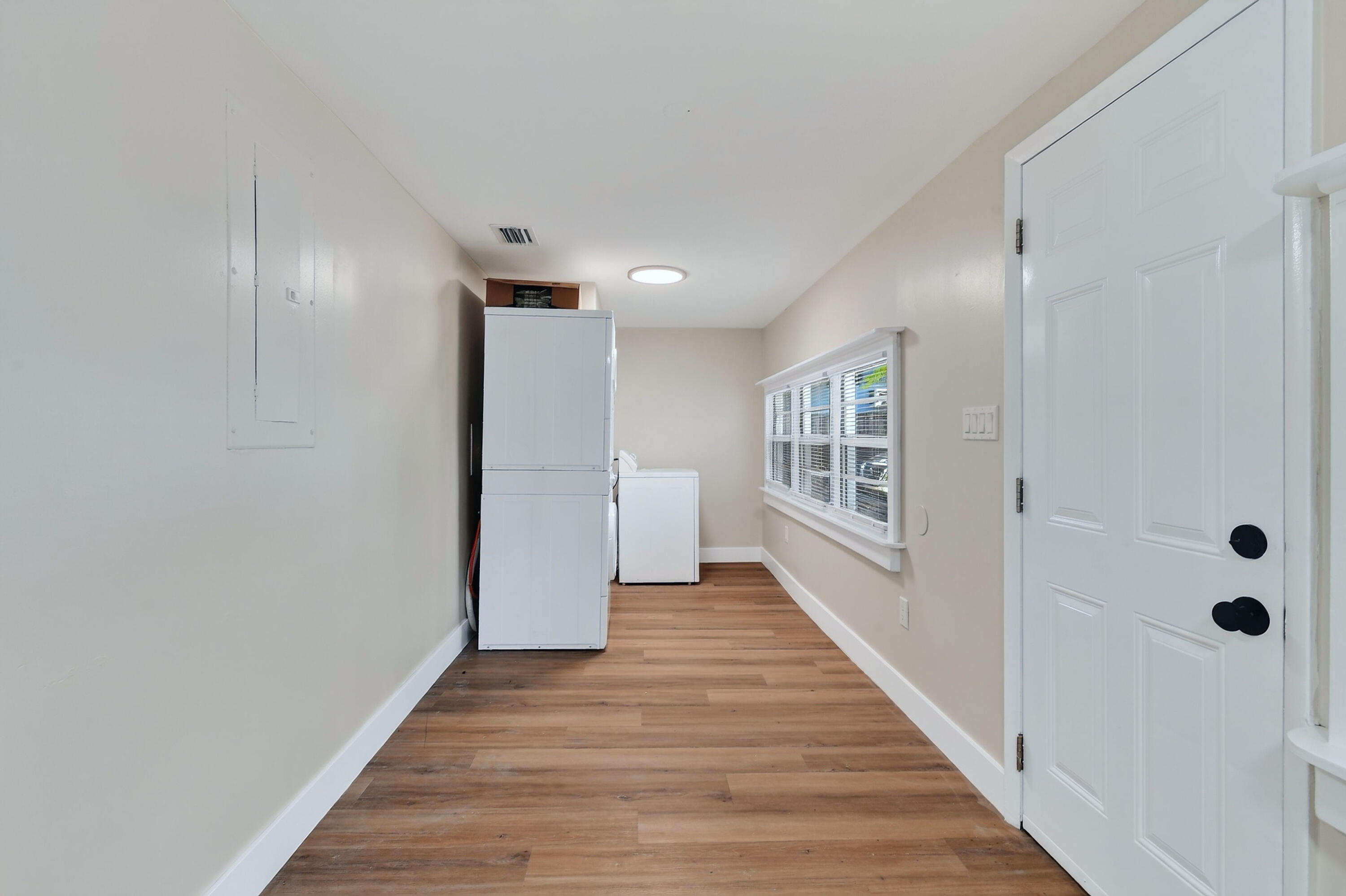 3714 Morton Avenue Property Photo 9