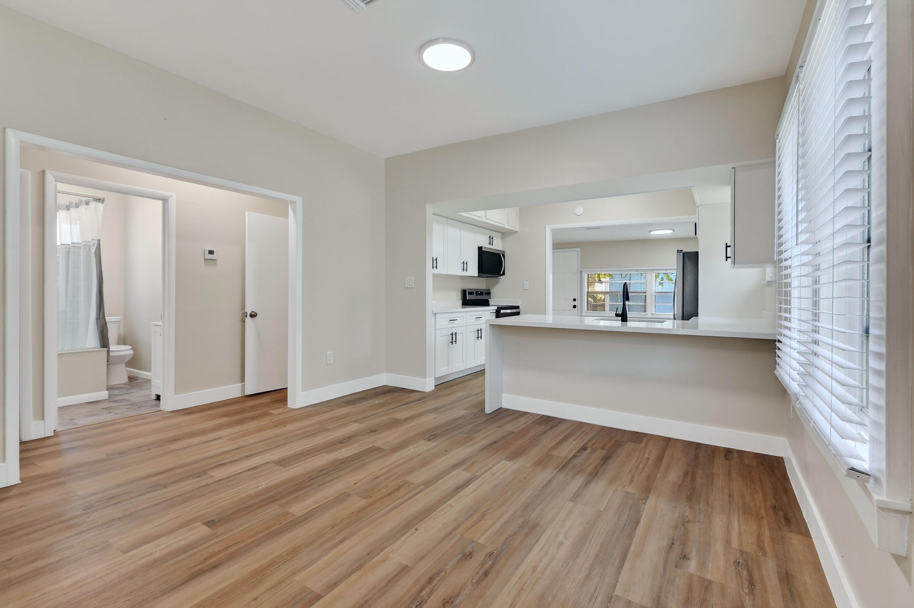 3714 Morton Avenue Property Photo 10