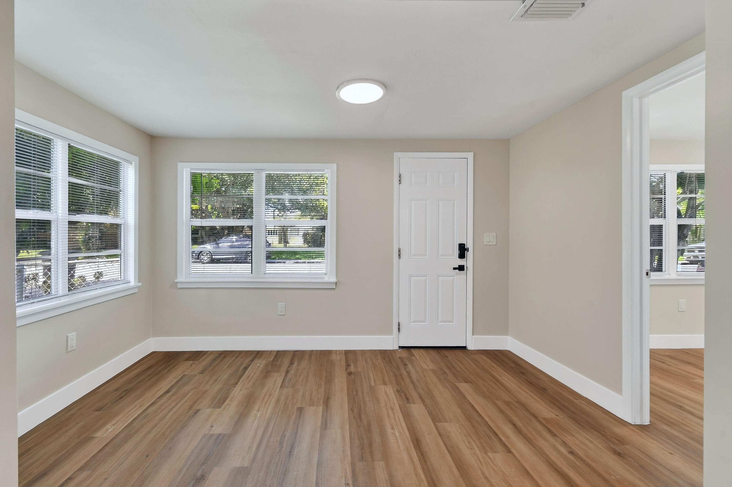 3714 Morton Avenue Property Photo 11