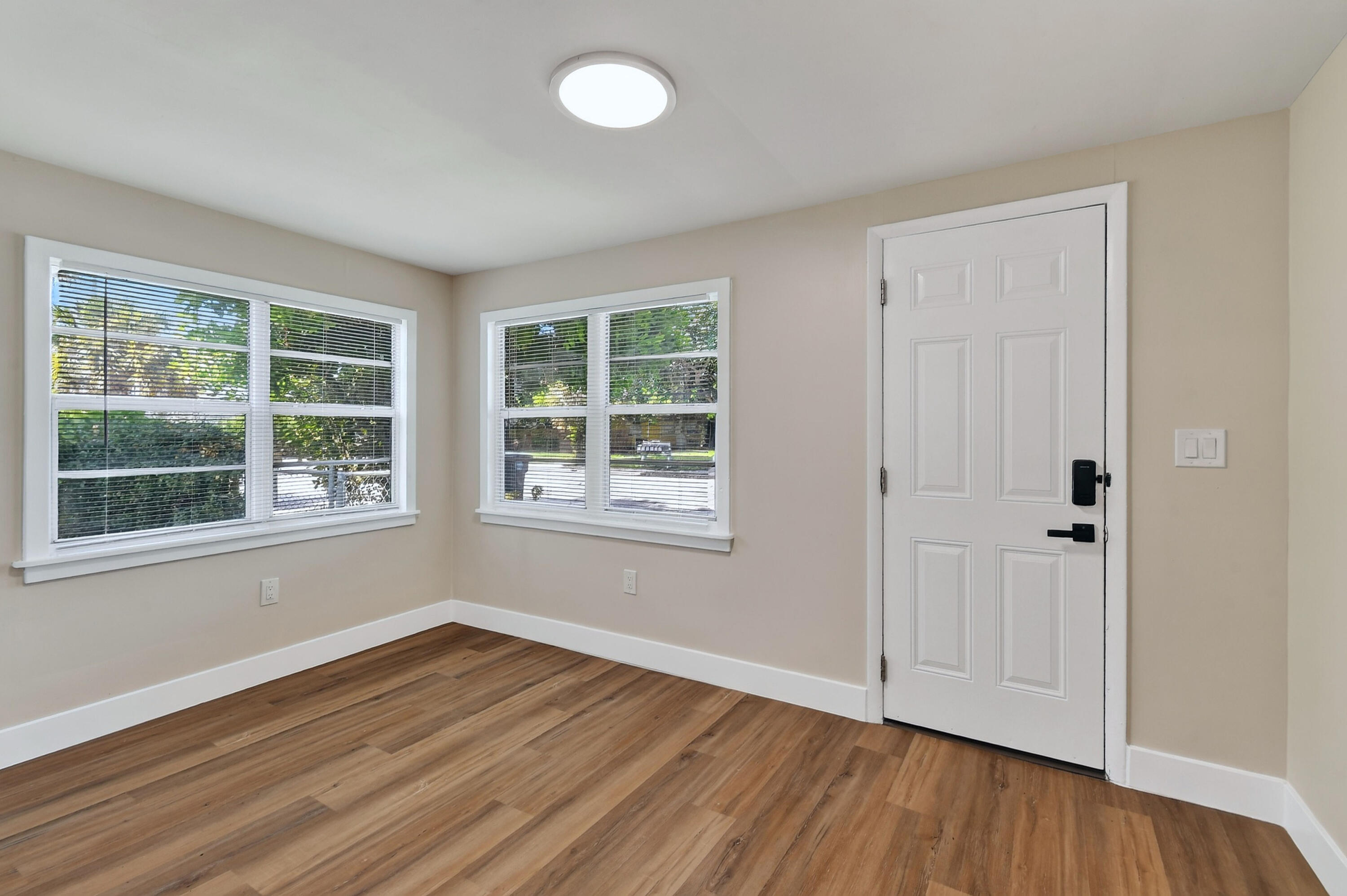 3714 Morton Avenue Property Photo 12
