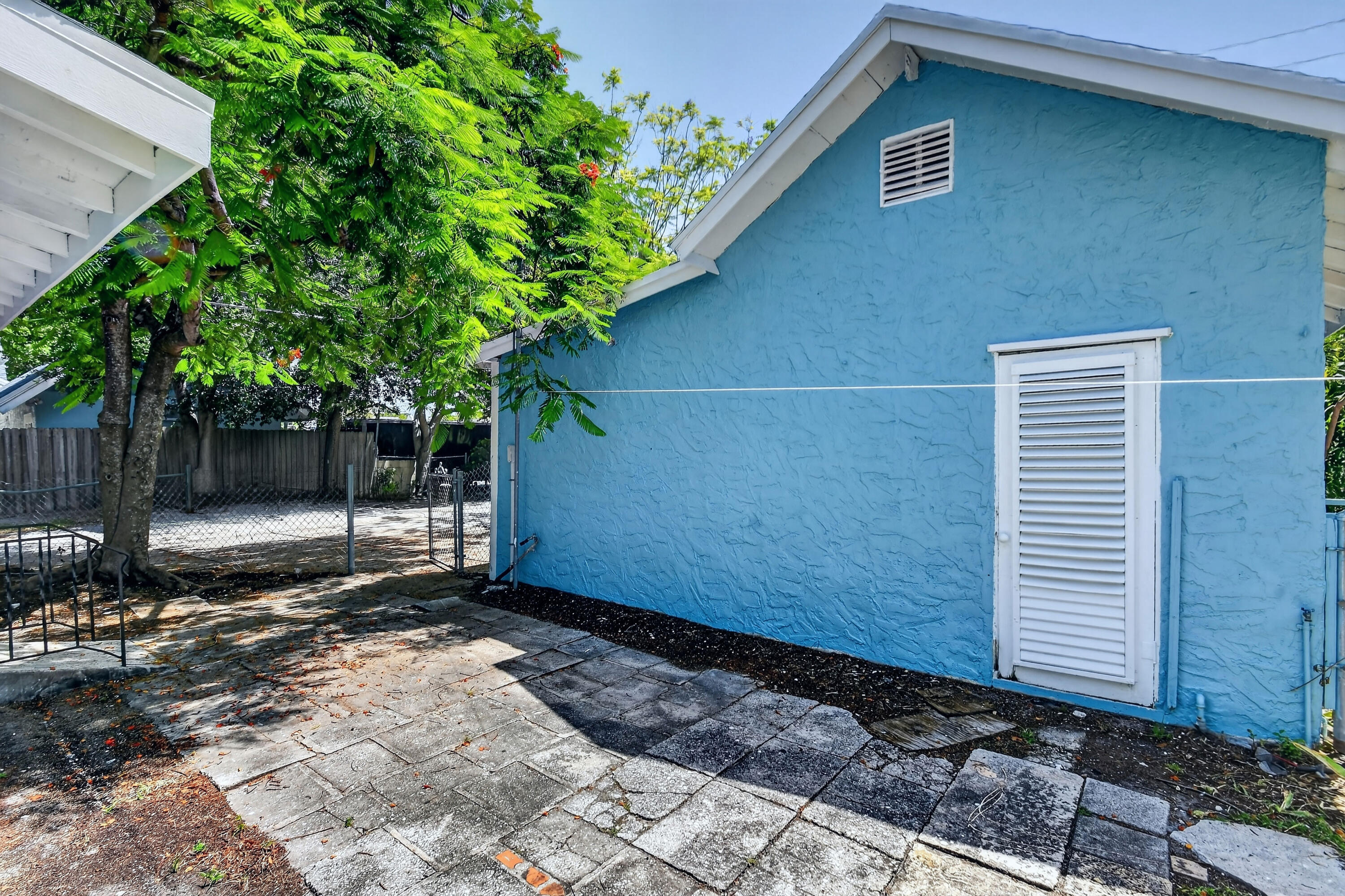 3714 Morton Avenue Property Photo 35