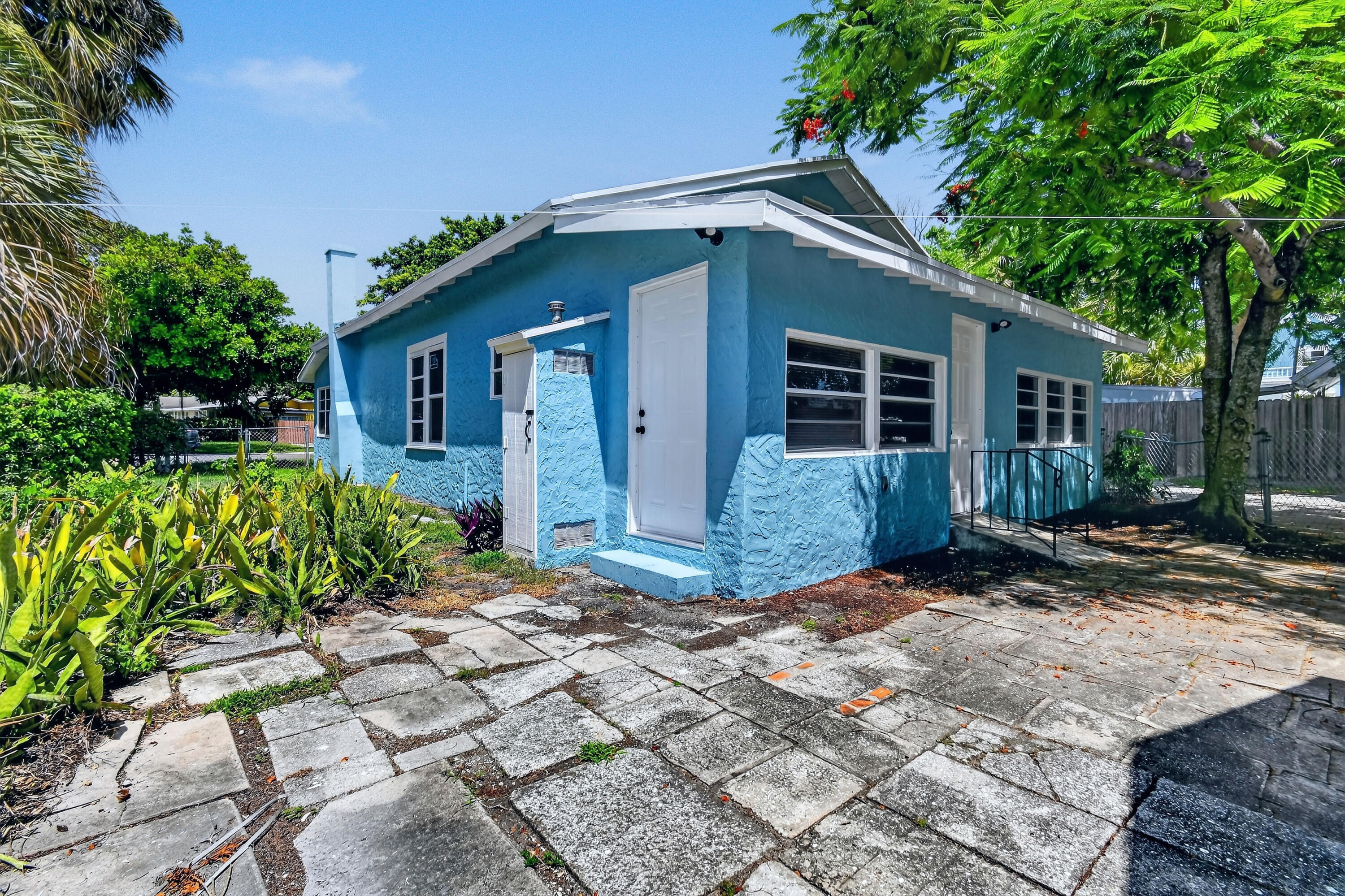 3714 Morton Avenue Property Photo 36
