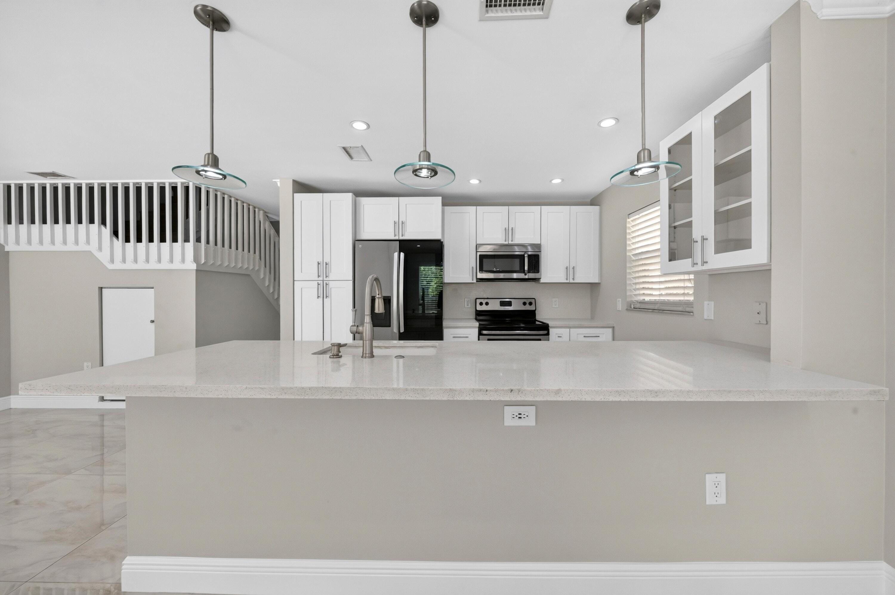 6765 Nw 75th Place Property Photo 13