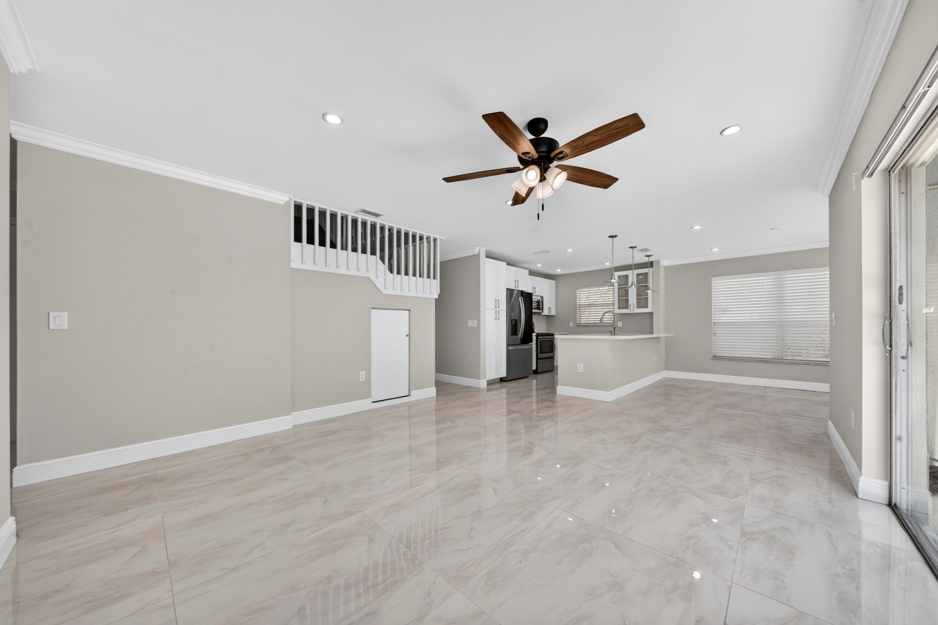 6765 Nw 75th Place Property Photo 19