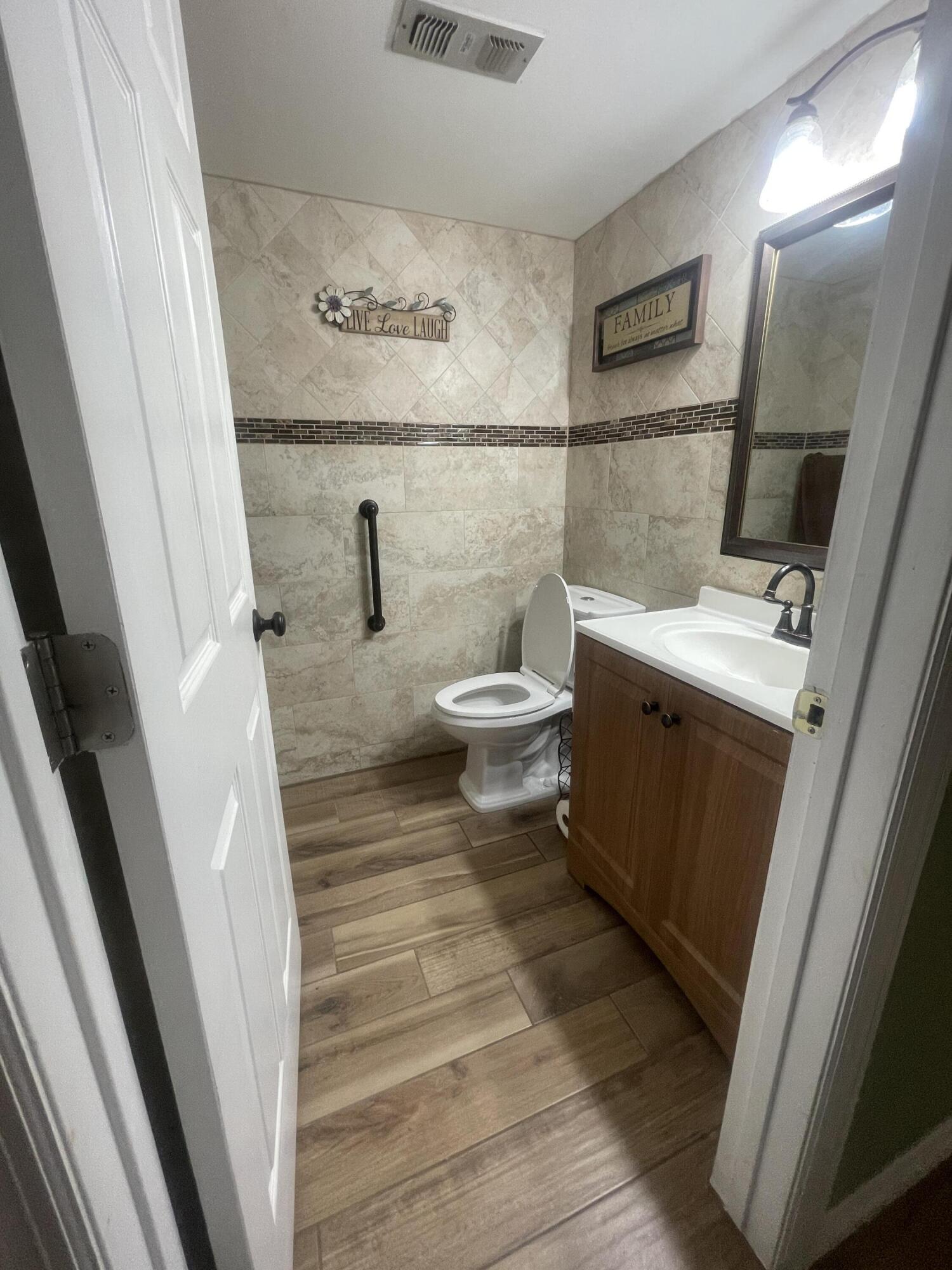 702 Lori Drive 195 Property Photo 11