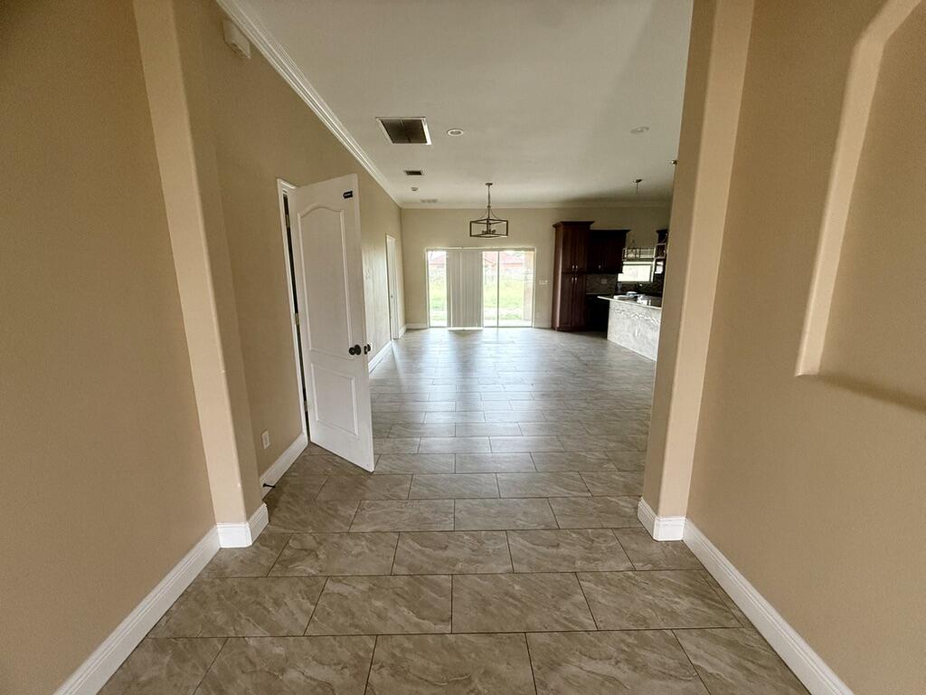 4417 Sw Baturro Street Property Photo 2