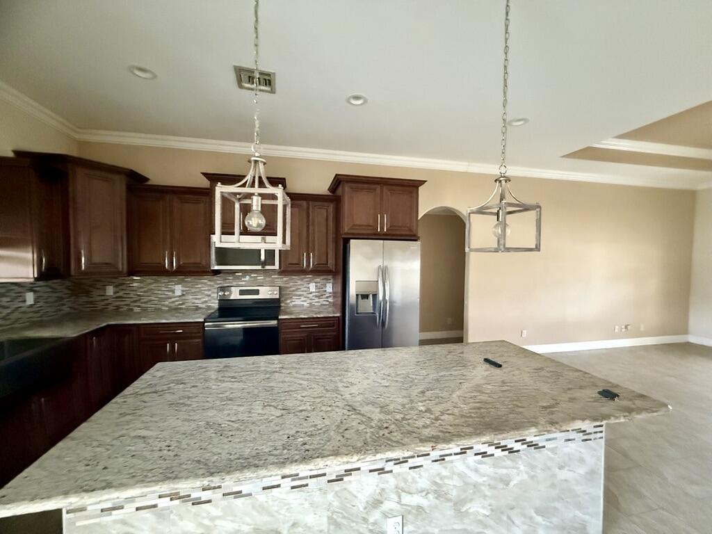 4417 Sw Baturro Street Property Photo 4
