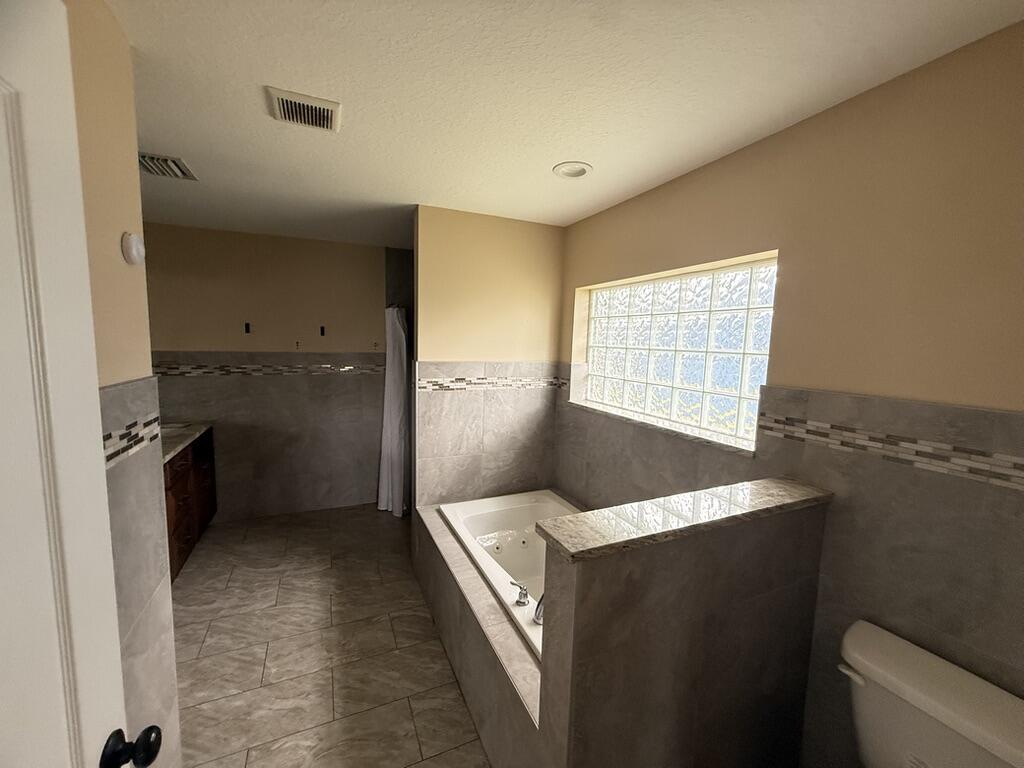 4417 Sw Baturro Street Property Photo 9