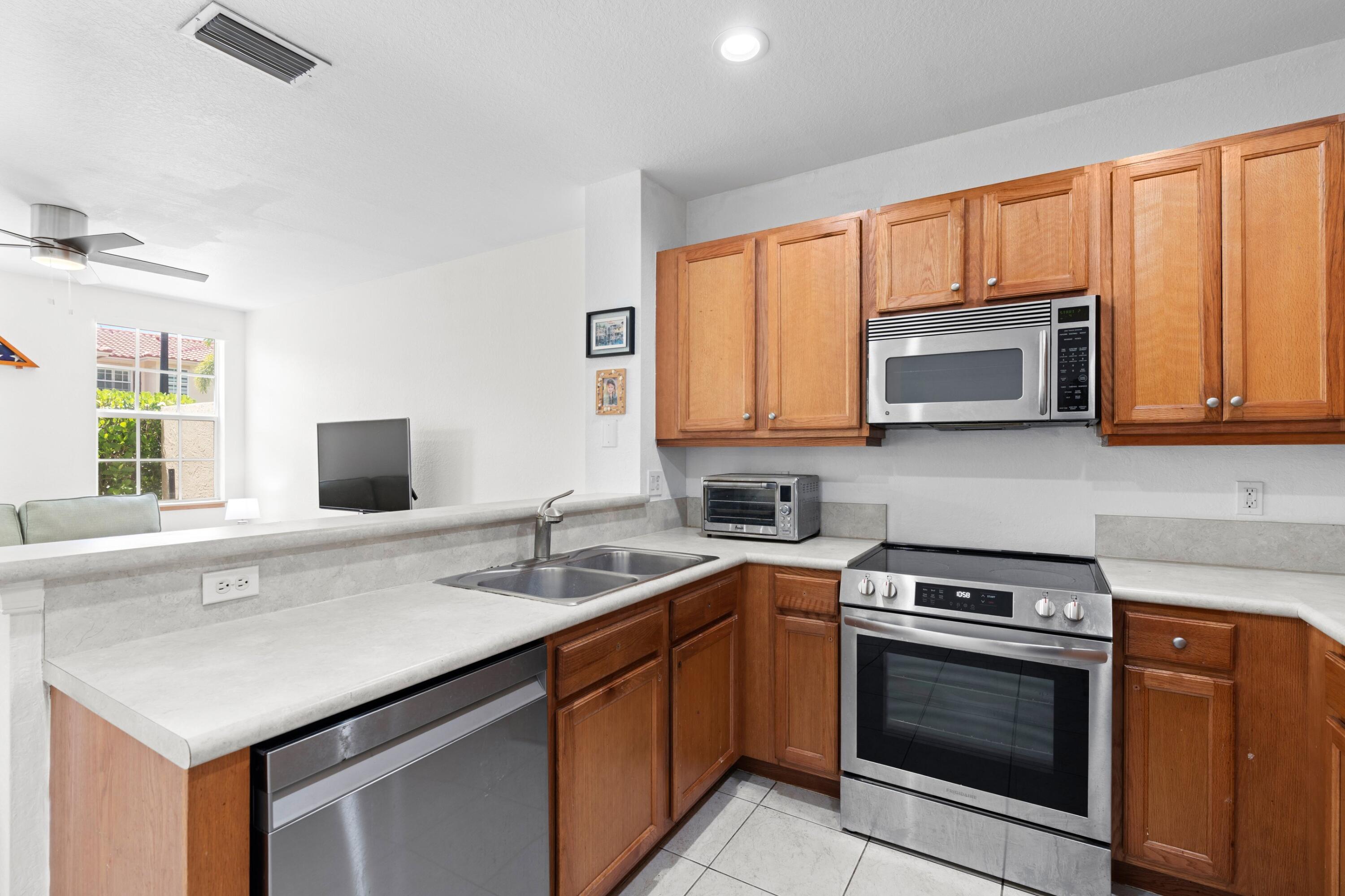 1020 E Longport Circle 6b Property Photo 6