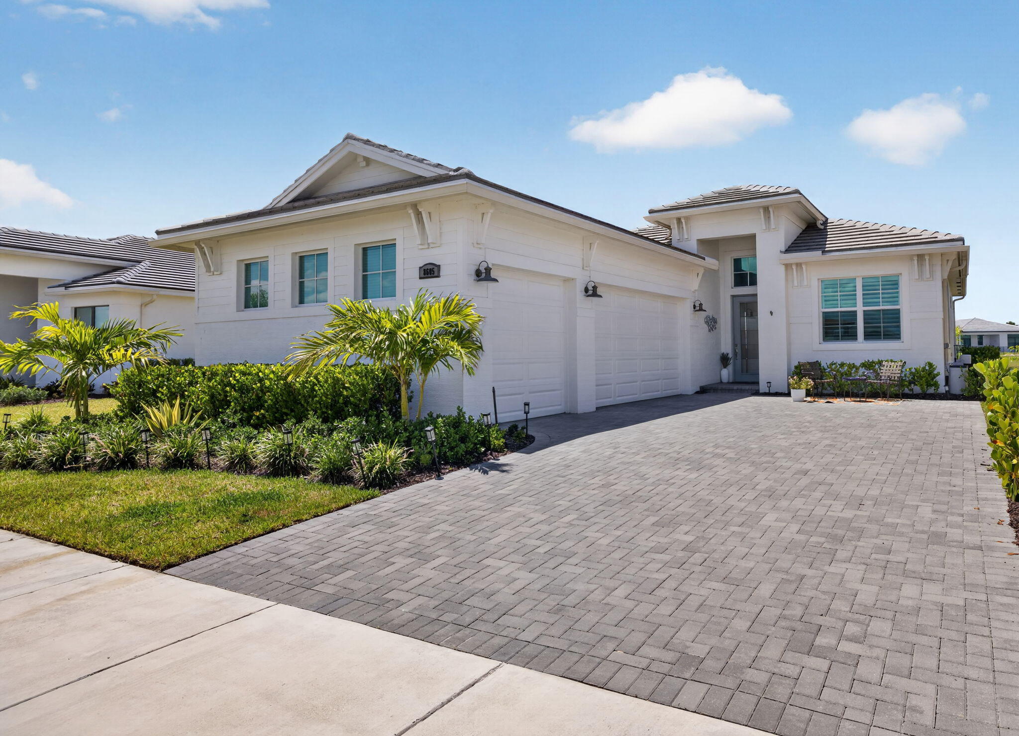 8605 Sw Cantante Way Property Photo 1