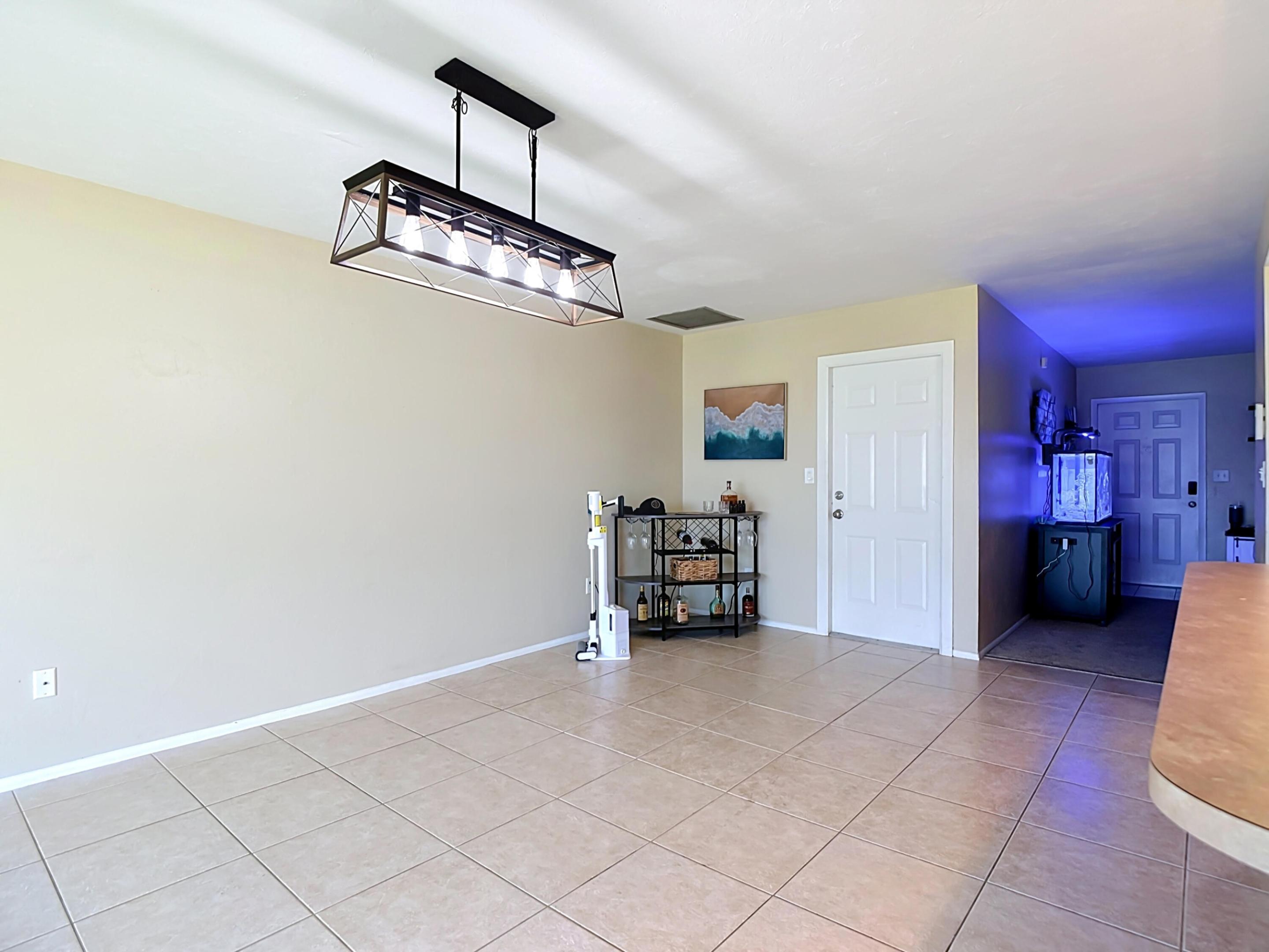 1832 Se Van Loon Terrace Property Photo 16