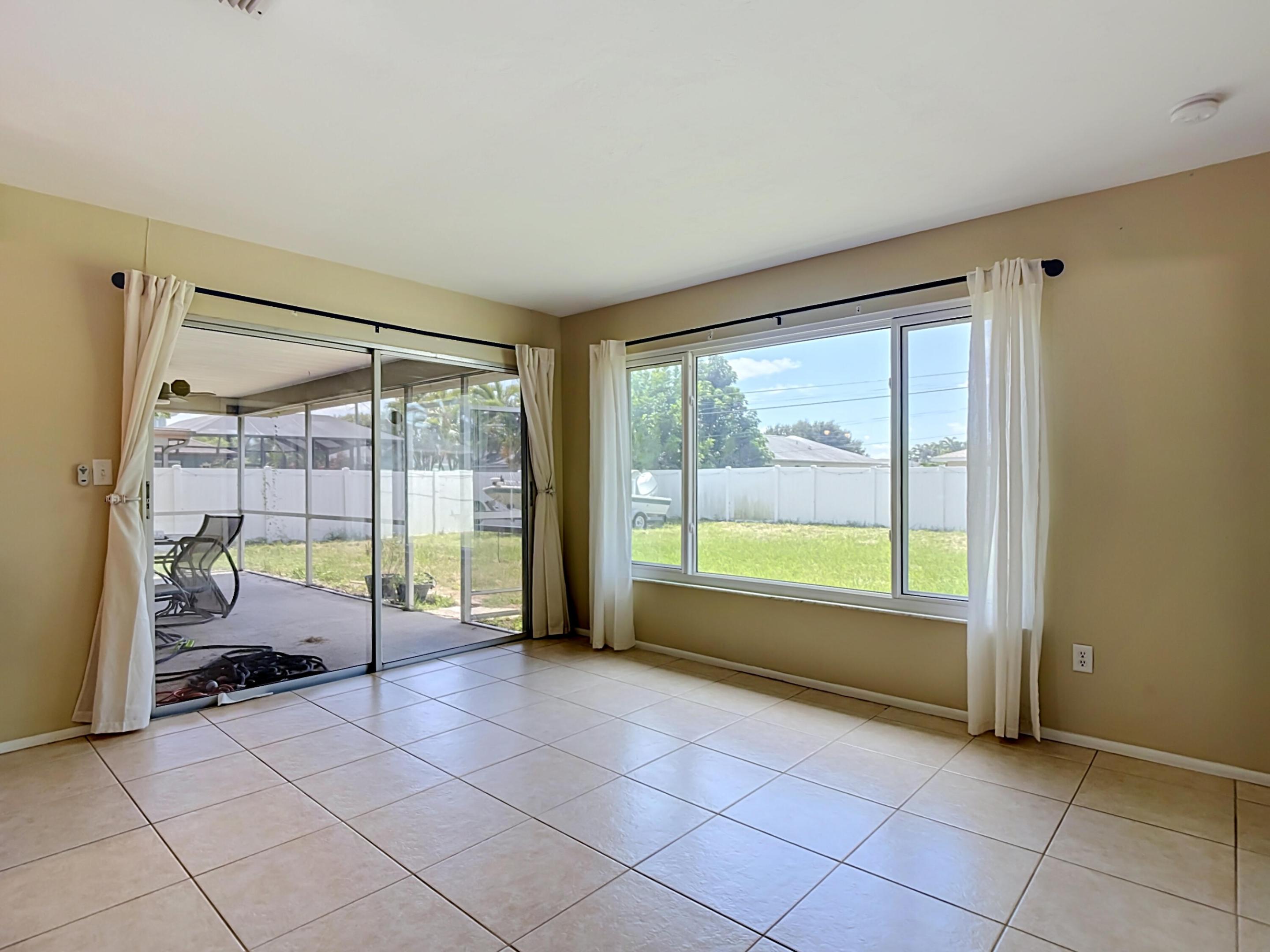 1832 Se Van Loon Terrace Property Photo 21