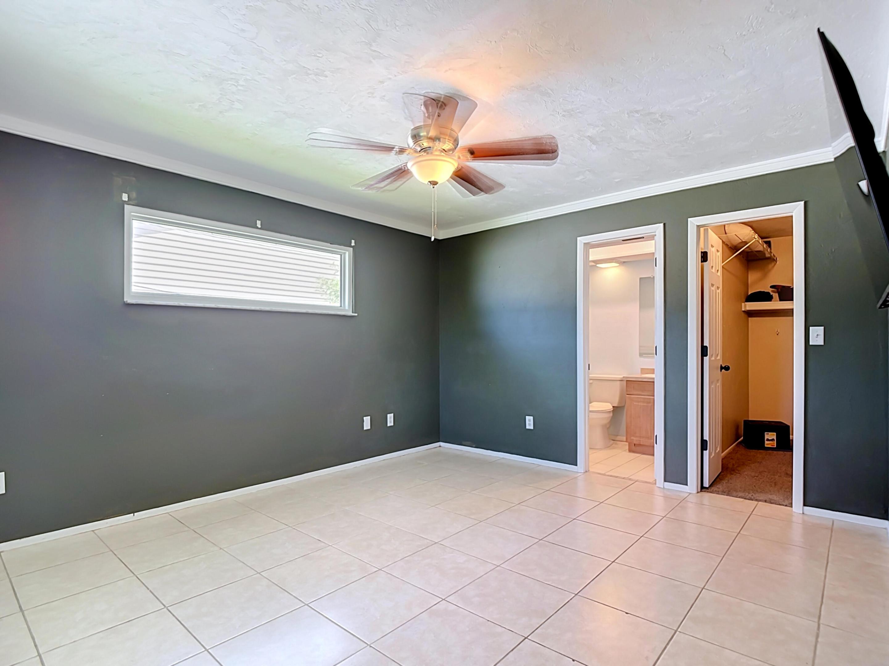 1832 Se Van Loon Terrace Property Photo 28