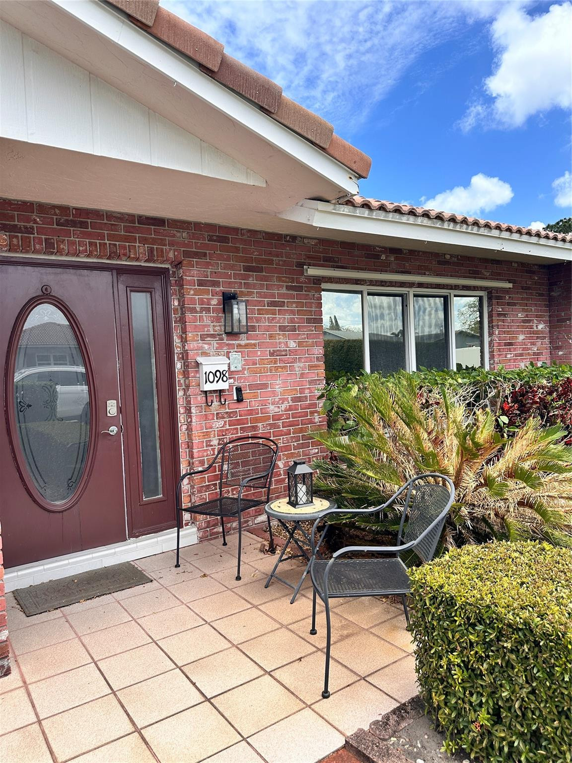 1098 Nw 15th Avenue Property Photo 1