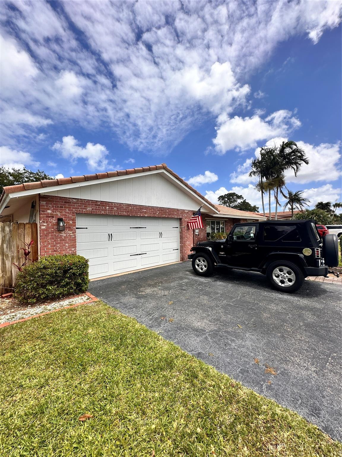 1098 Nw 15th Avenue Property Photo 2