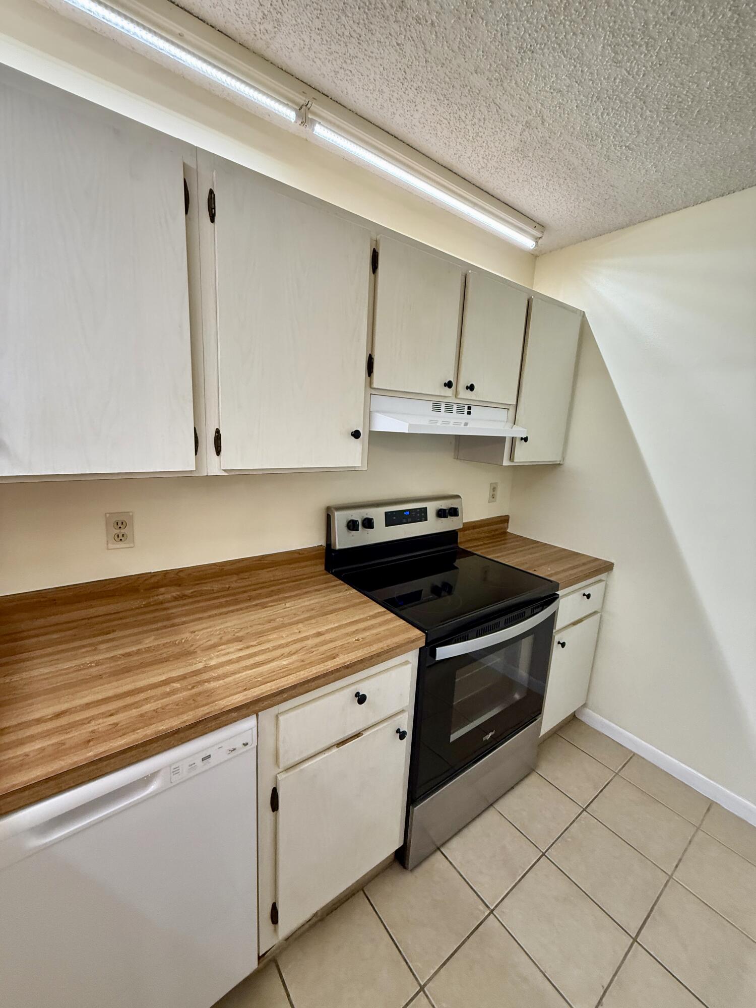 3764 N University Drive I-8 Property Photo 3