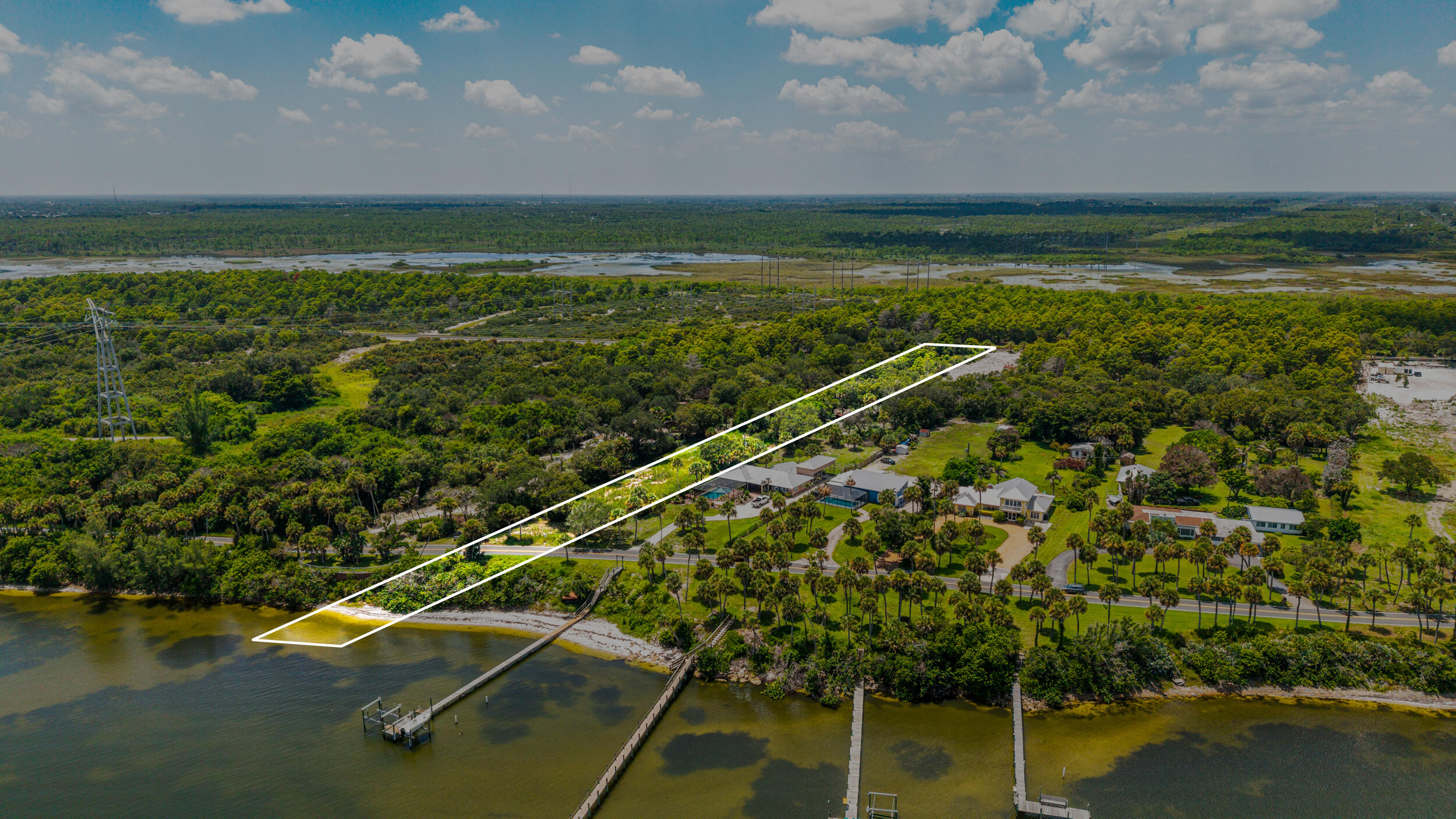 7507 S Indian River Drive Property Photo 1