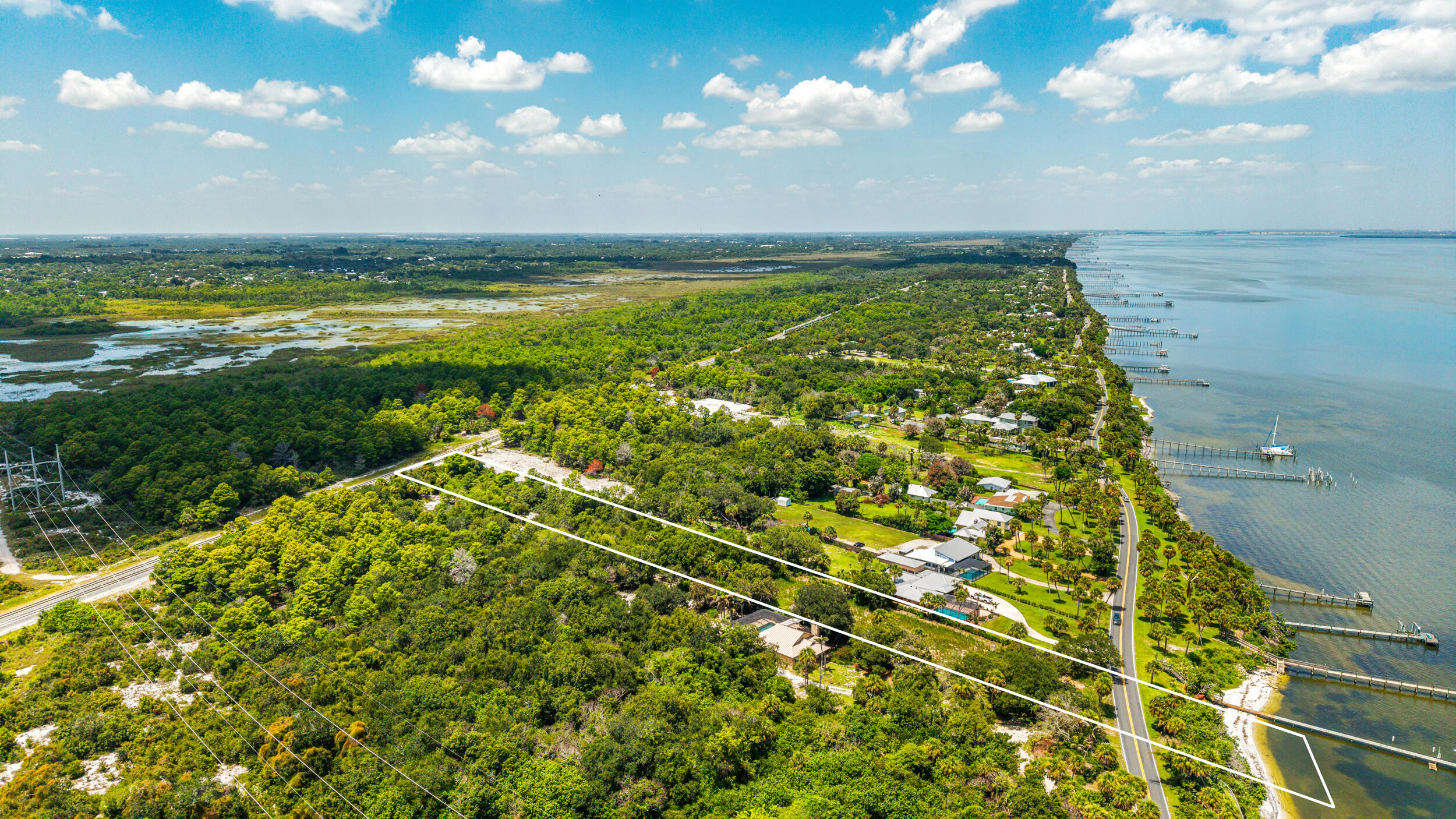7507 S Indian River Drive Property Photo 3