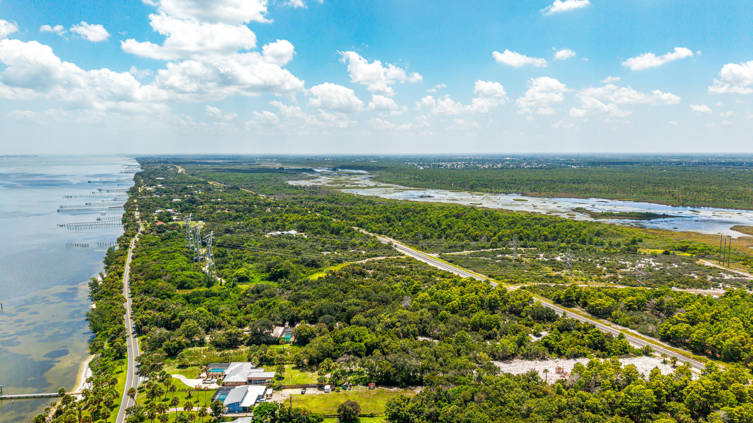 7507 S Indian River Drive Property Photo 8