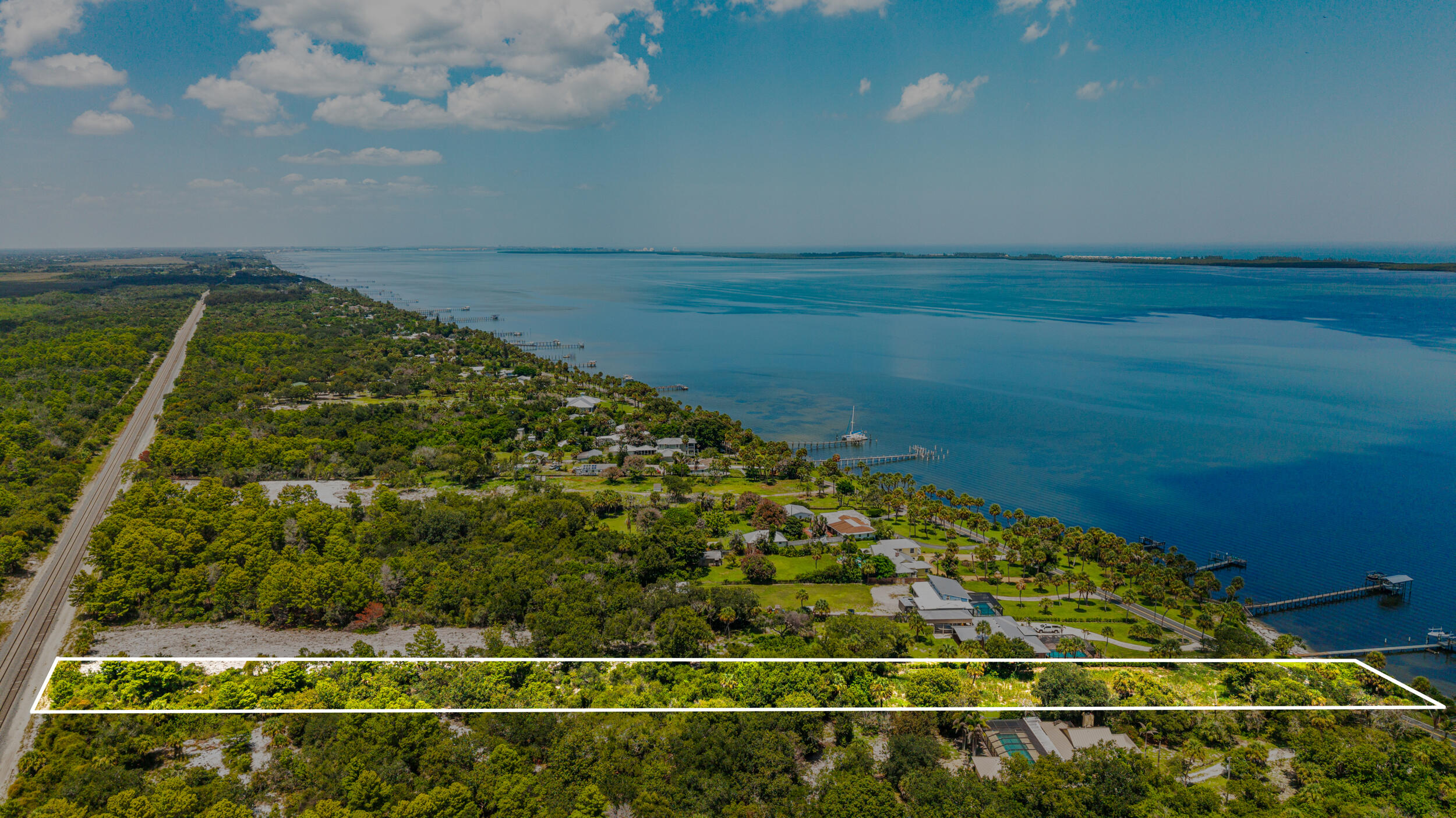 7507 S Indian River Drive Property Photo 9