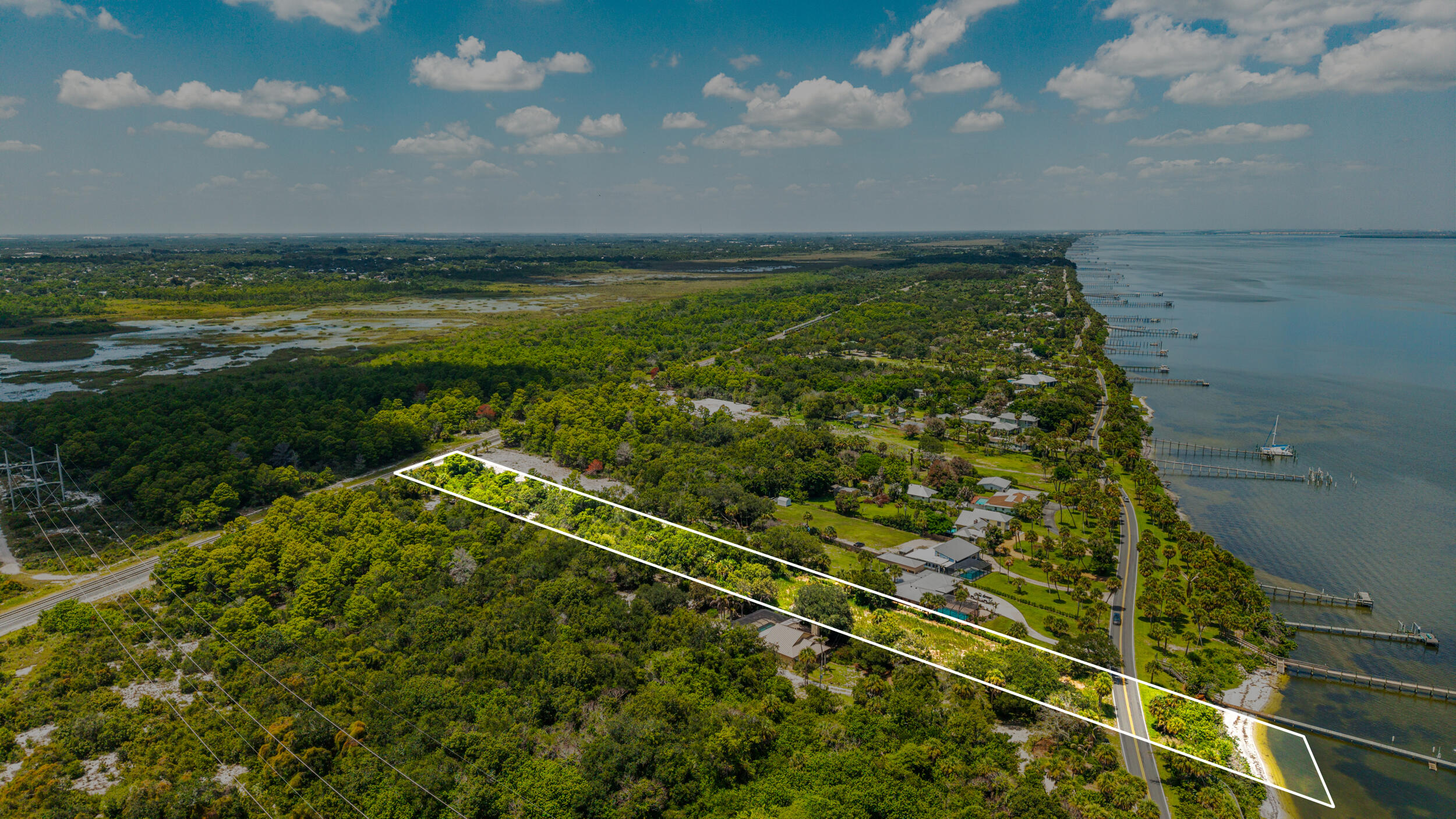 7507 S Indian River Drive Property Photo 12