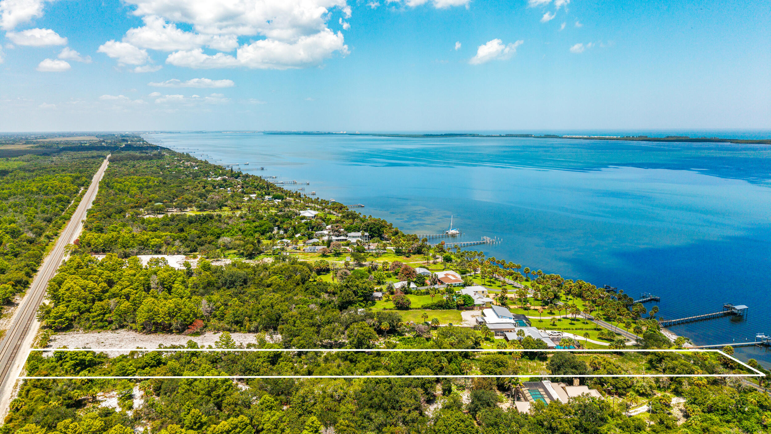 7507 S Indian River Drive Property Photo 14