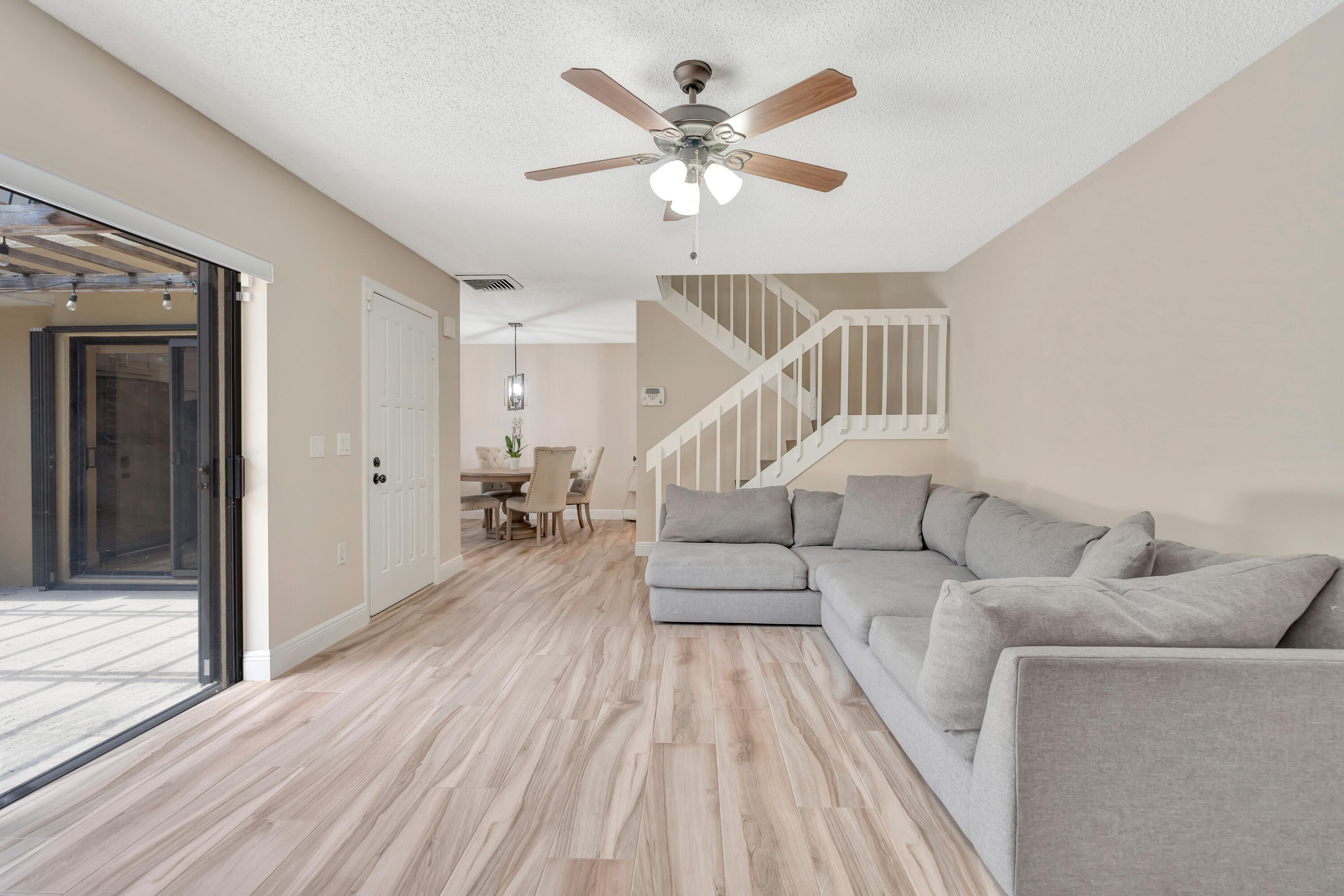 207 2nd Terrace Property Photo 3