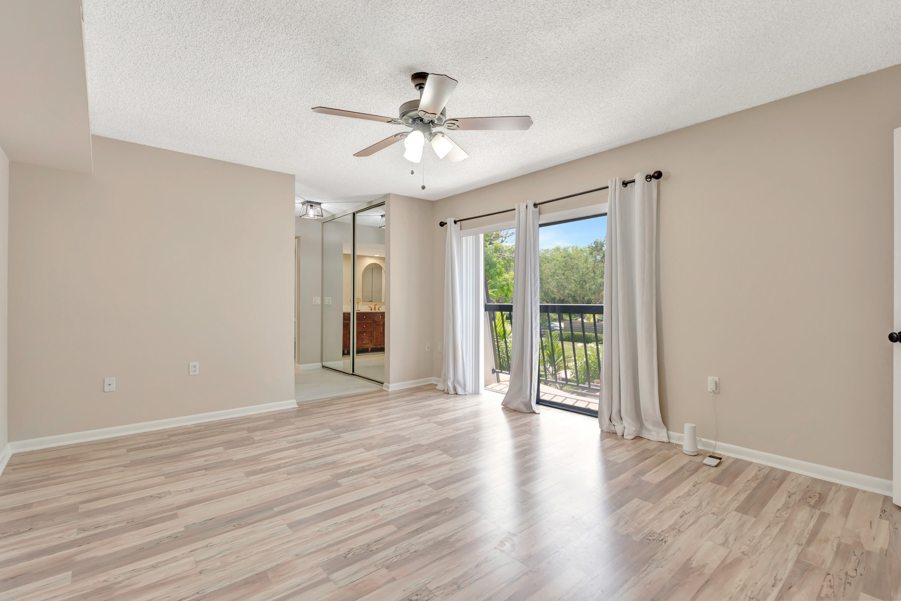 207 2nd Terrace Property Photo 18