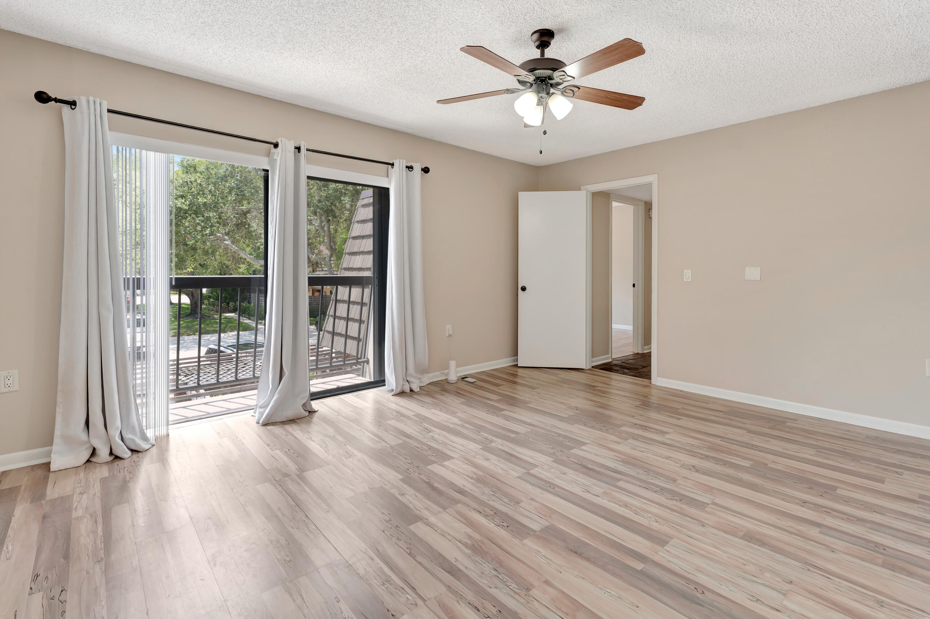 207 2nd Terrace Property Photo 19