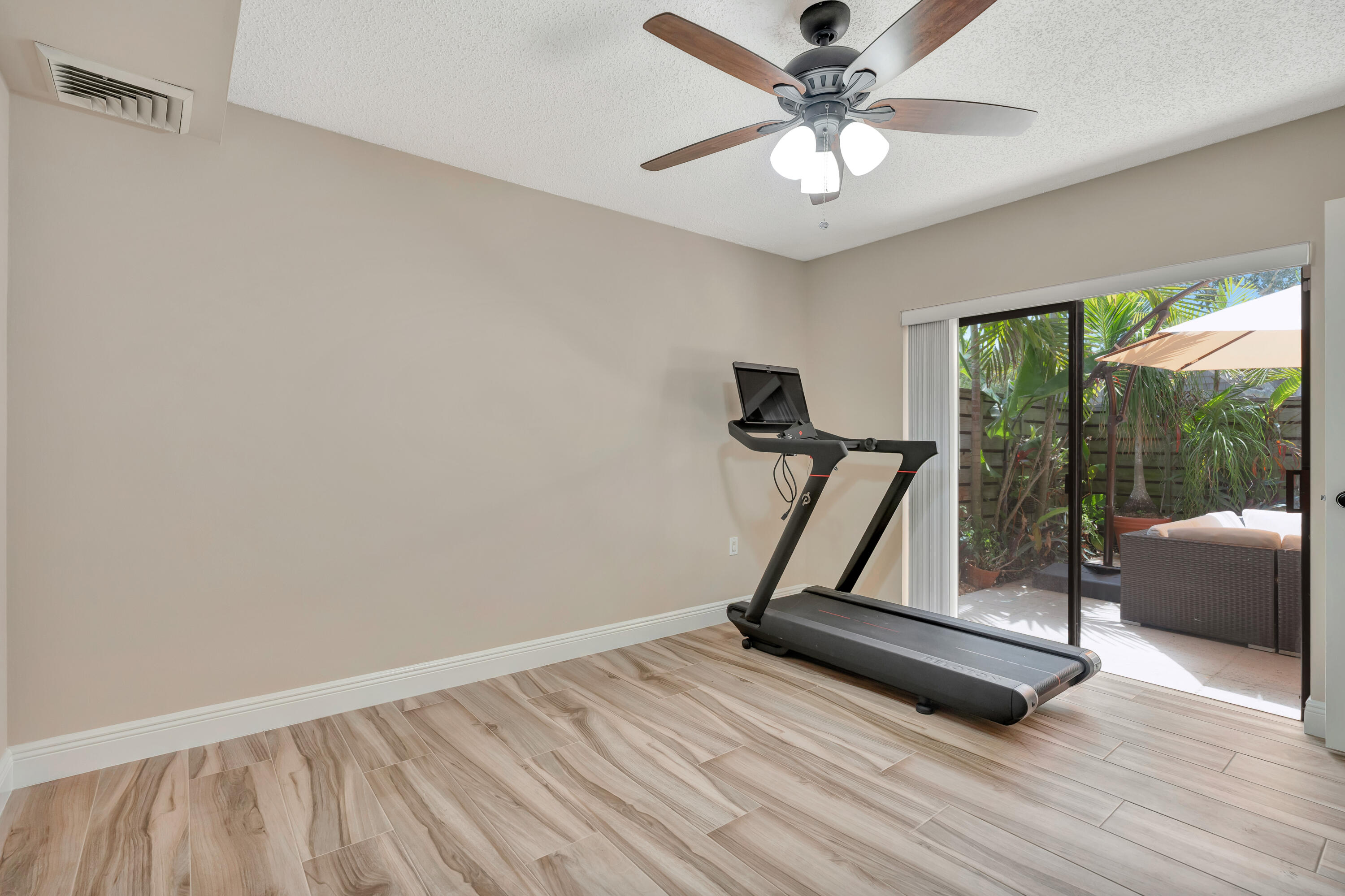 207 2nd Terrace Property Photo 33