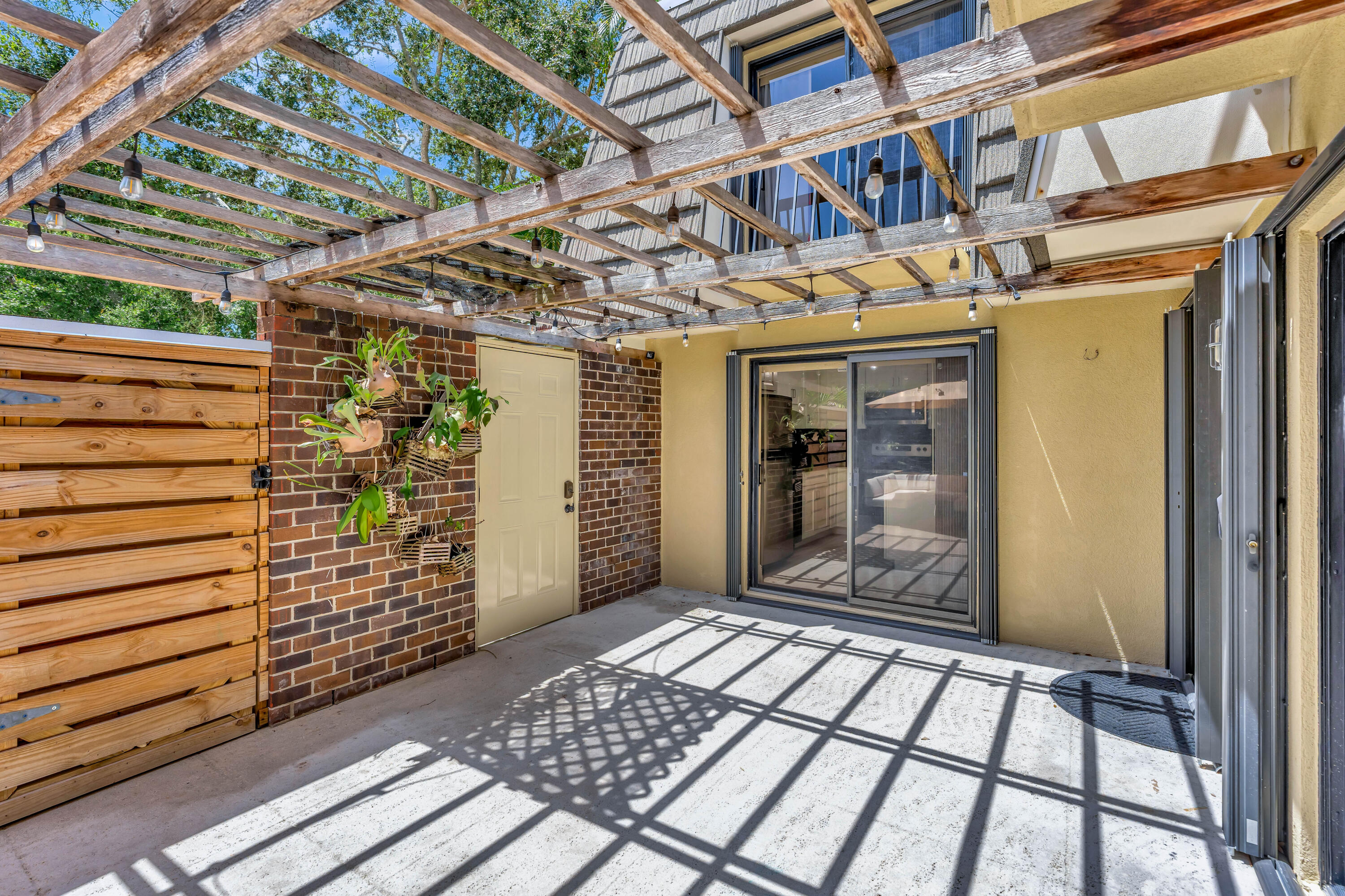 207 2nd Terrace Property Photo 37