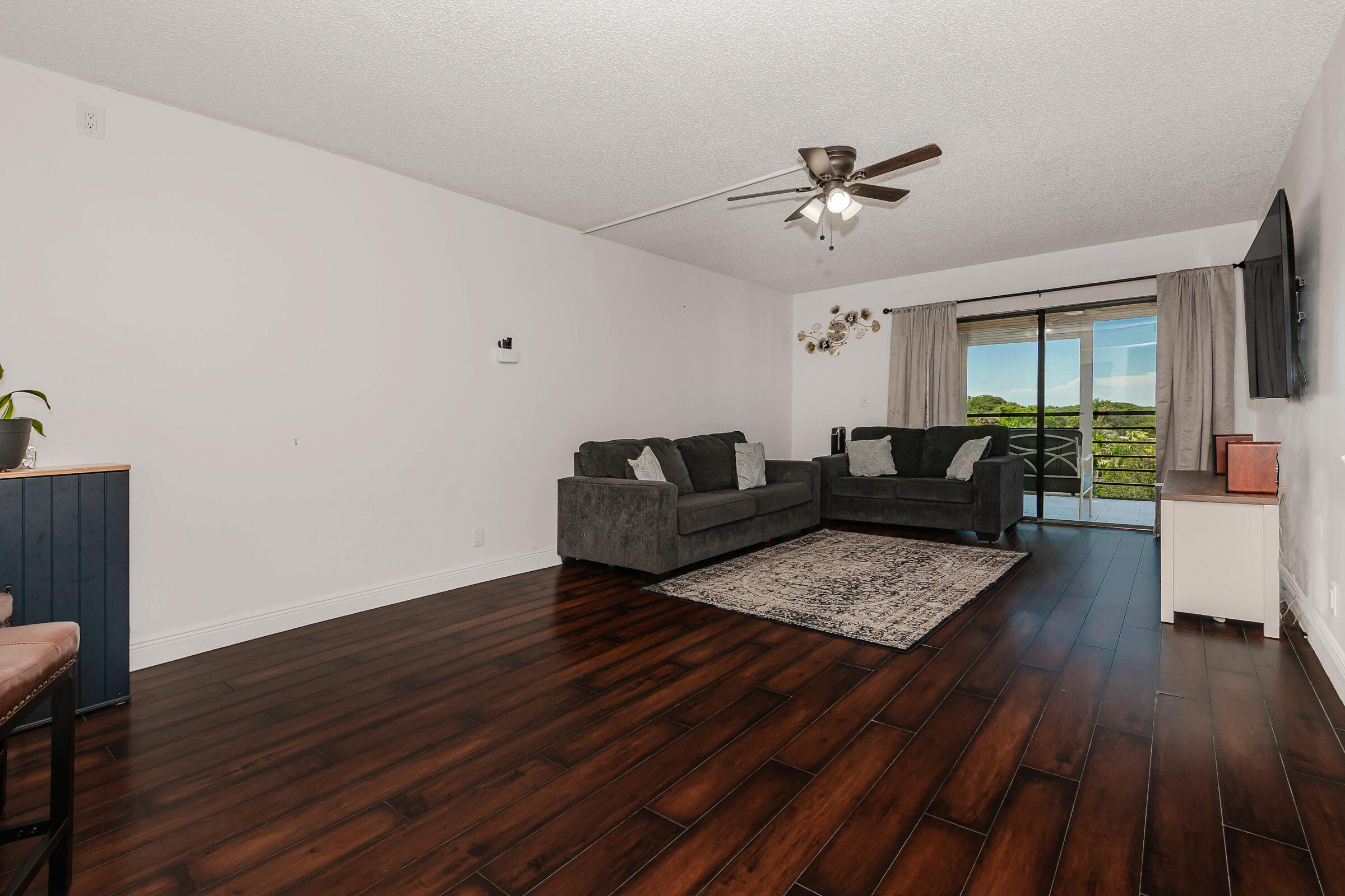 9235 Sw 8th Street 502 Property Photo 5