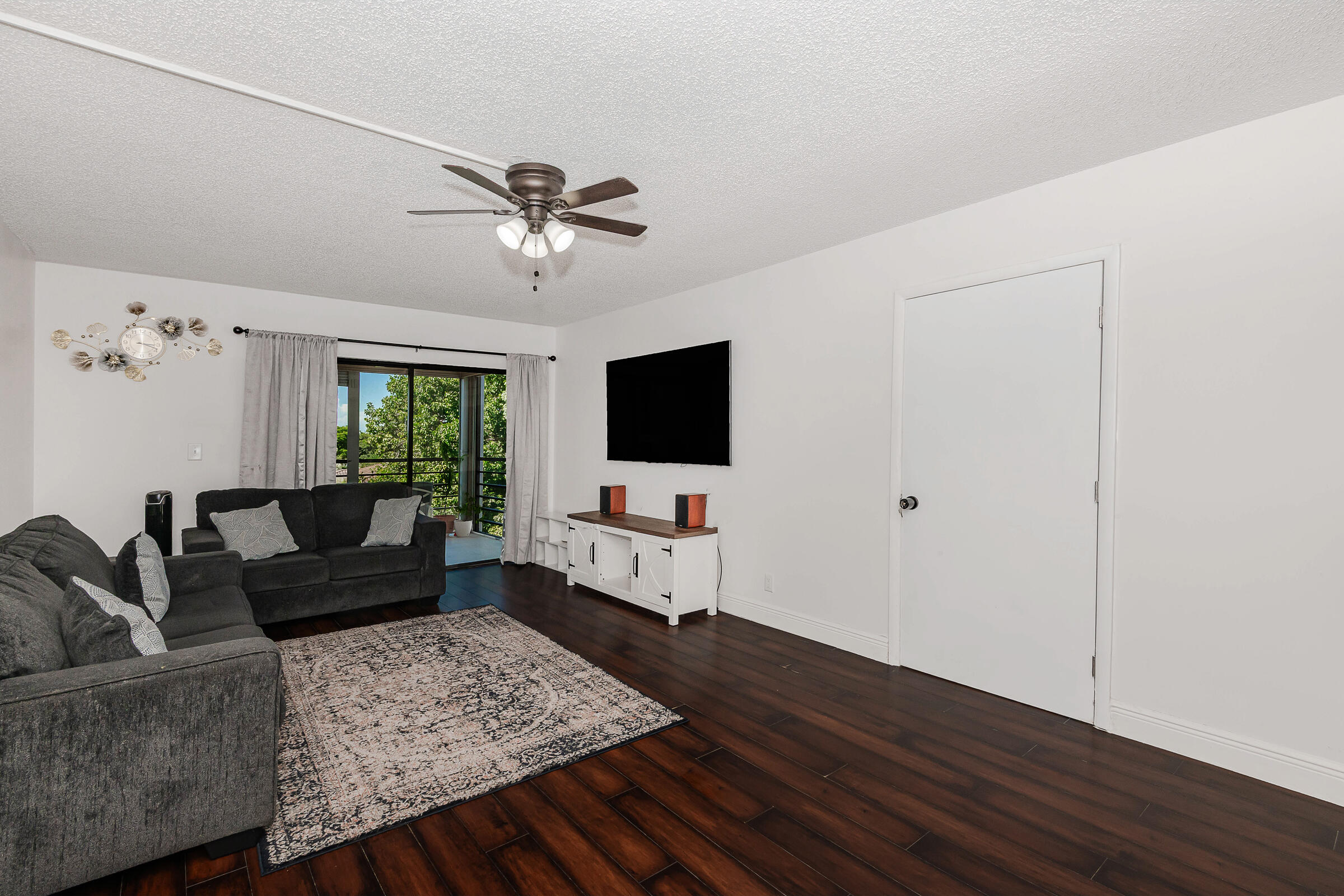 9235 Sw 8th Street 502 Property Photo 6