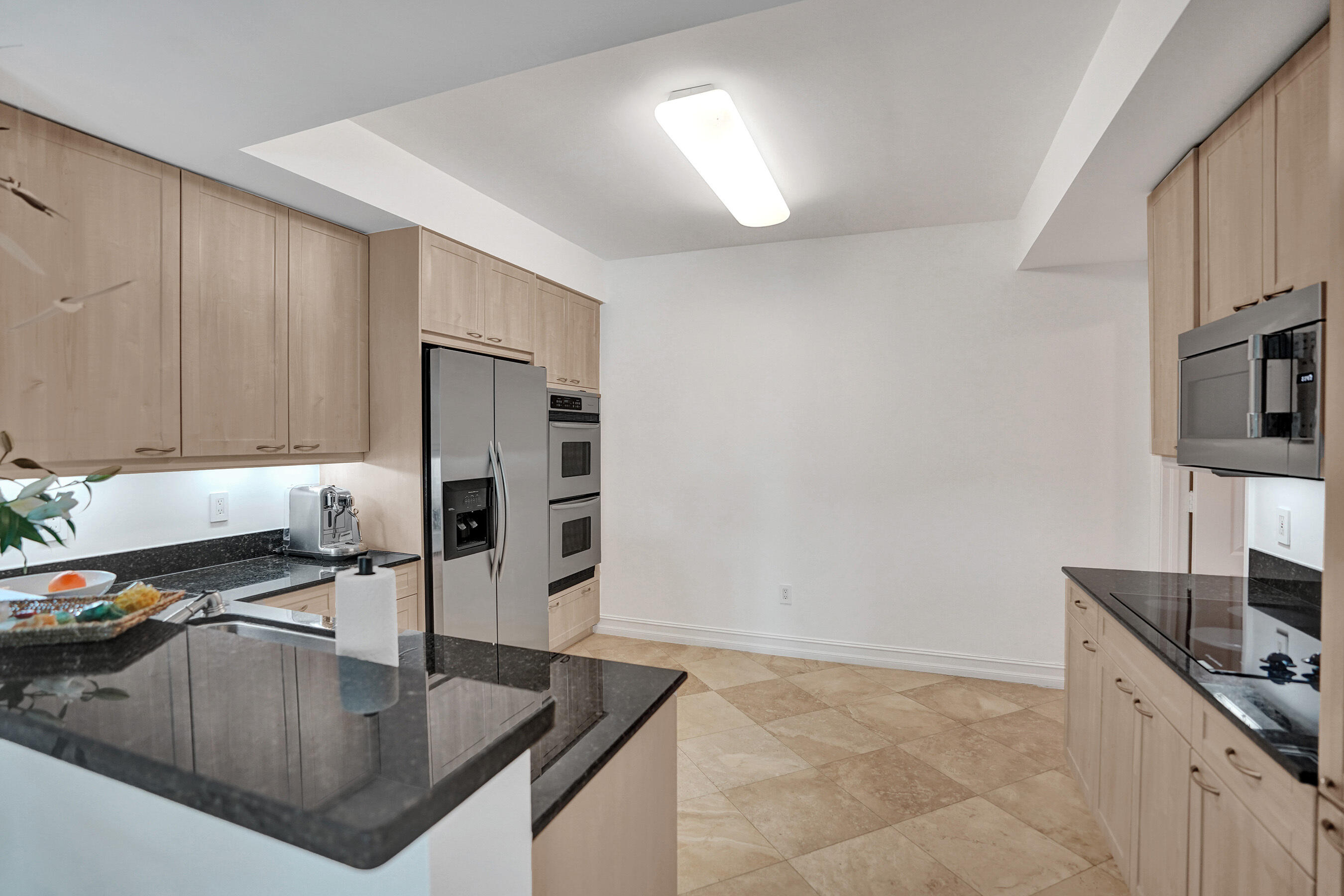 550 Se Mizner Boulevard B506 Property Photo 9